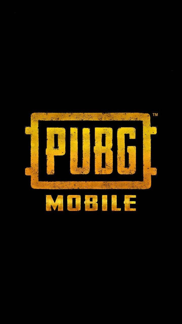 Pubg Logo 桌布 壁紙 — 在純黑色背景中央放置帶有磨損紋理的醒目金色PUBG MOBILE標誌。