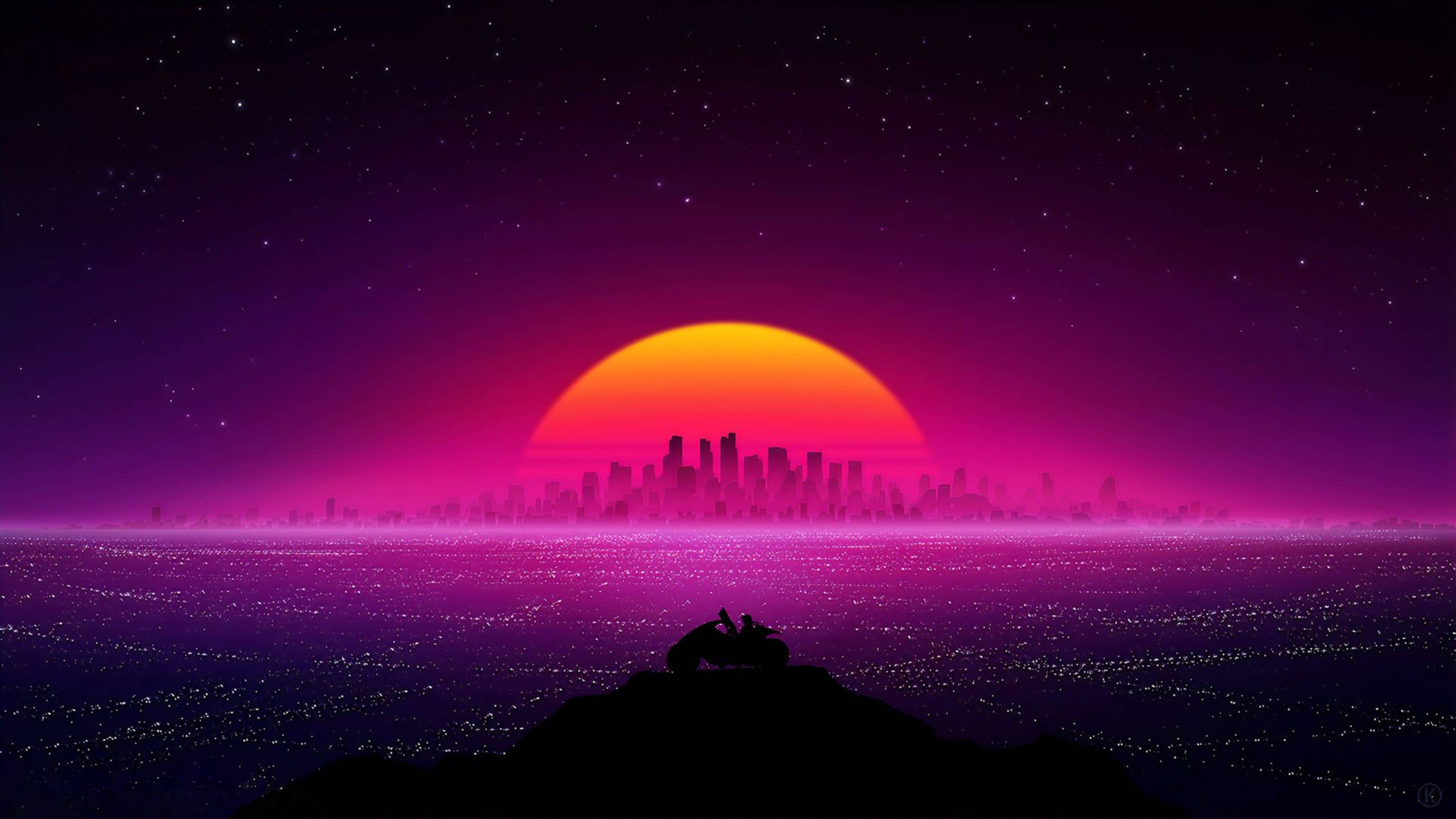 風景 桌布 壁紙 — 在繁星點點的紫色天空中，一座巨大的橙色太陽正在落下，襯托出復古未來主義的城市天際線剪影。
