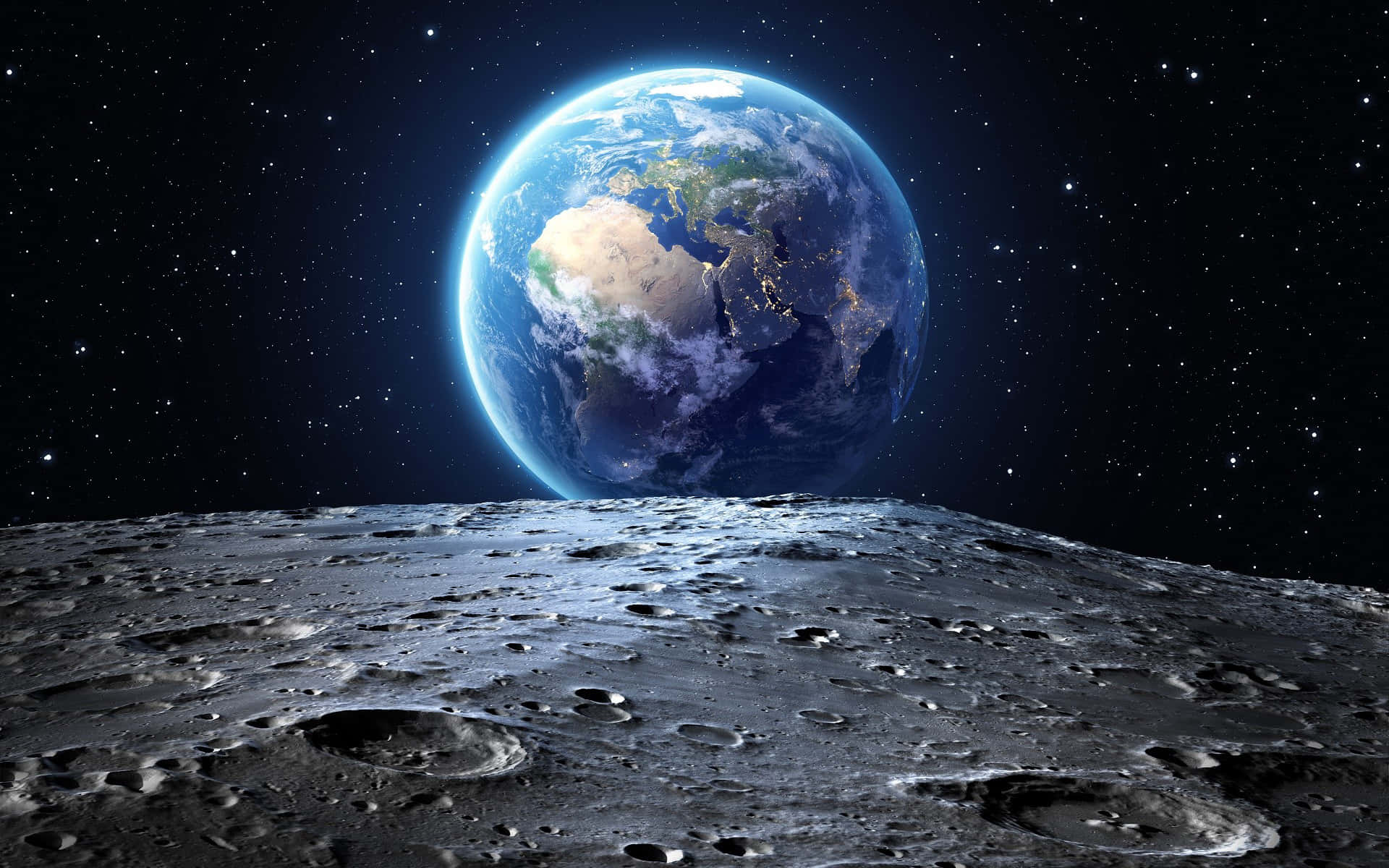 3d Earth 桌布 壁紙 — 在繁星點點的黑色天空下，地球從月球佈滿隕石坑的灰色表面發出藍色和綠色的光芒。