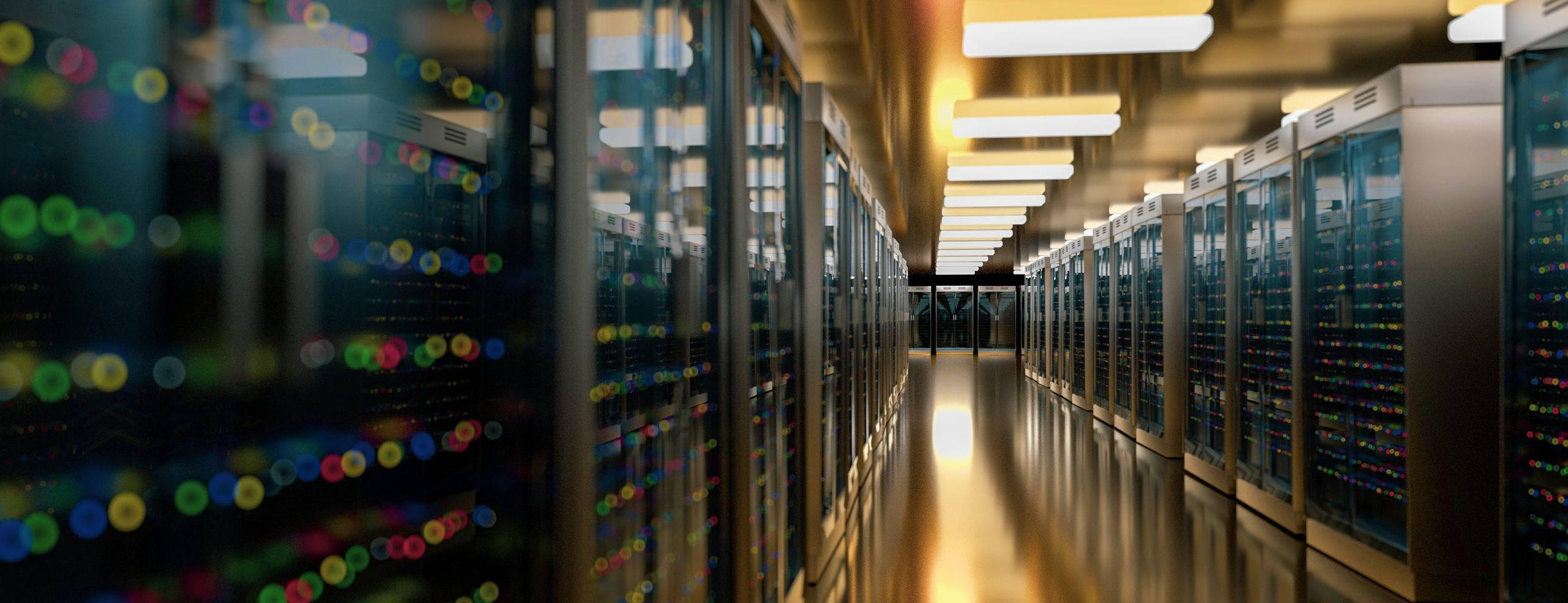 data 桌布 壁紙 — 在螢光燈照明下，帶有發光指示燈的伺服器機架長廊向遠方延伸。