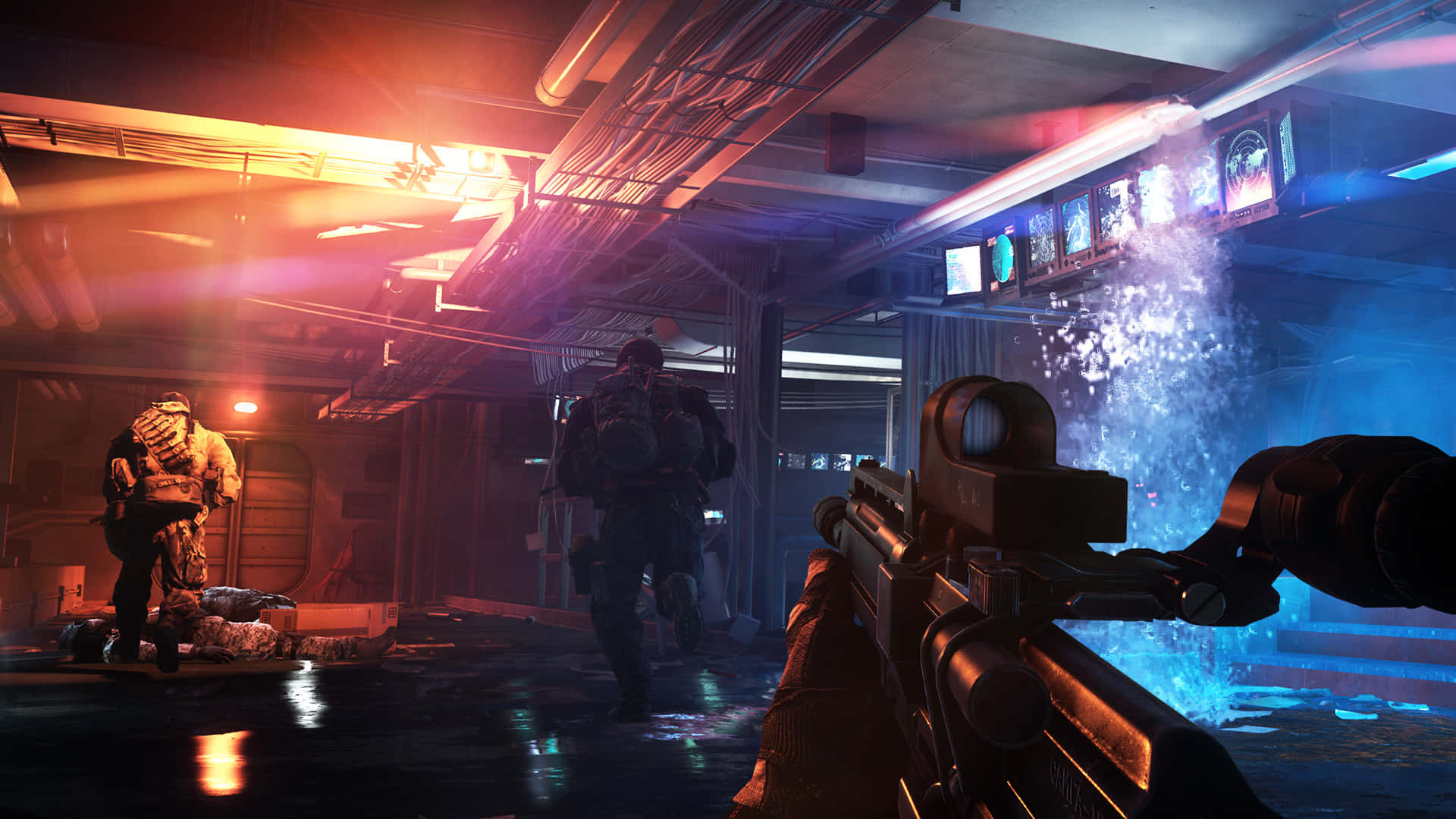 1920x1080 Battlefield 4 桌布 壁紙 — 在霓虹燈照亮的工業走廊中，隊友穿過煙霧和槍火前進的第一人稱射擊視角。