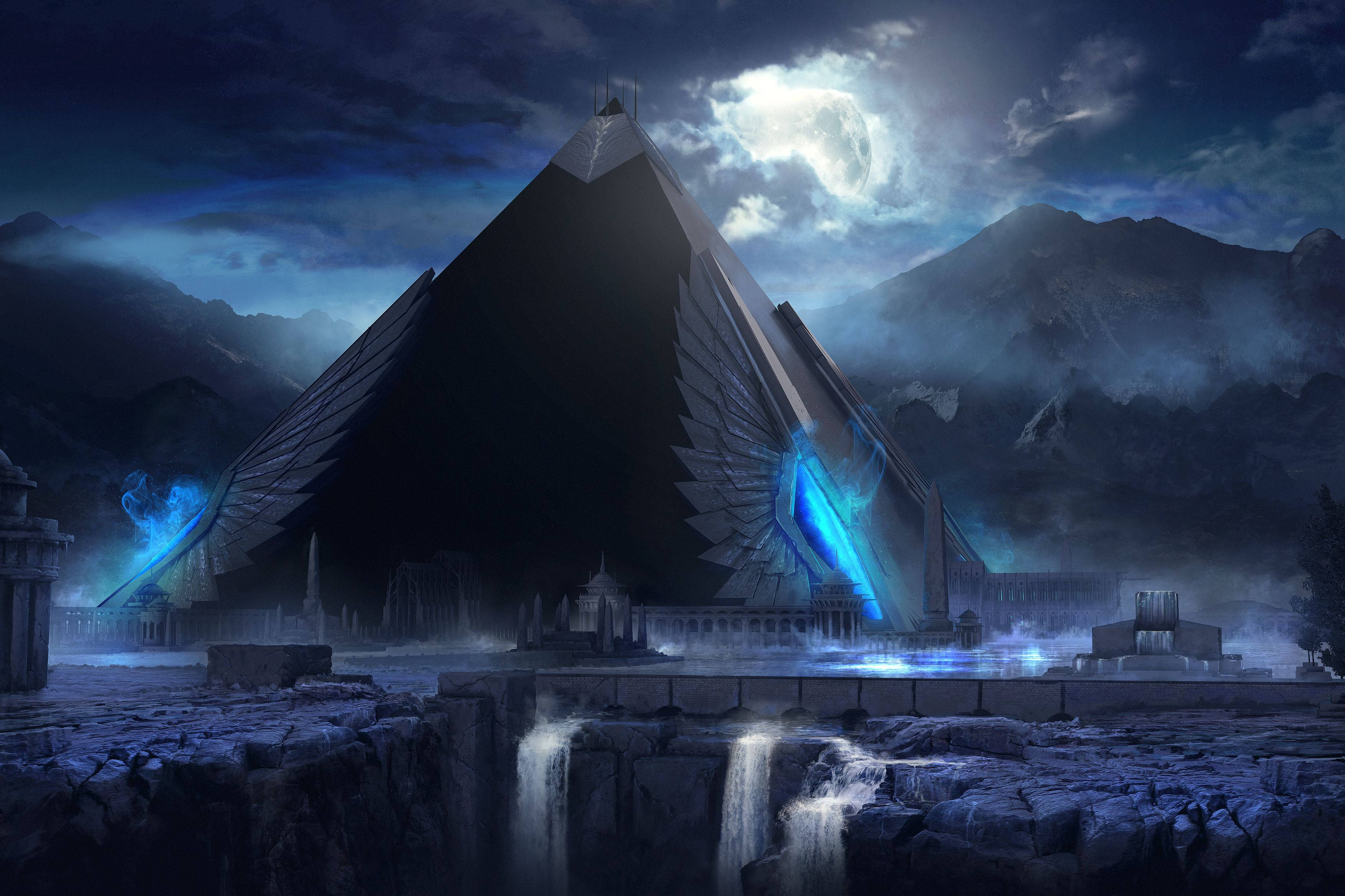 pyramid 桌布 壁紙 — 在霧氣瀰漫的山區夜景中，一座雄偉的有翼金字塔在滿月下散發著藍色能量。