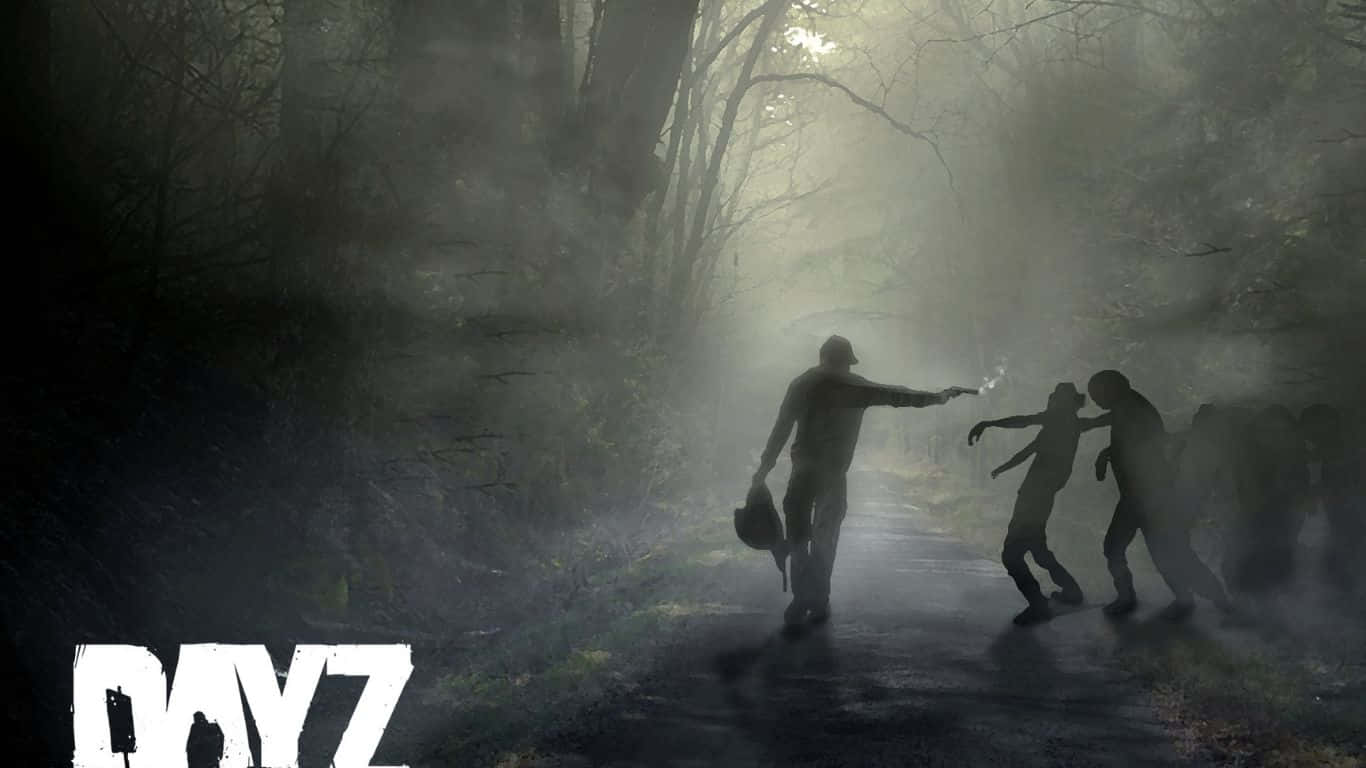zombies 桌布 壁紙 — 在霧氣瀰漫的森林小徑上，一名孤獨的倖存者在詭異的黎明光線下向逼近的殭屍身影發射信號彈。