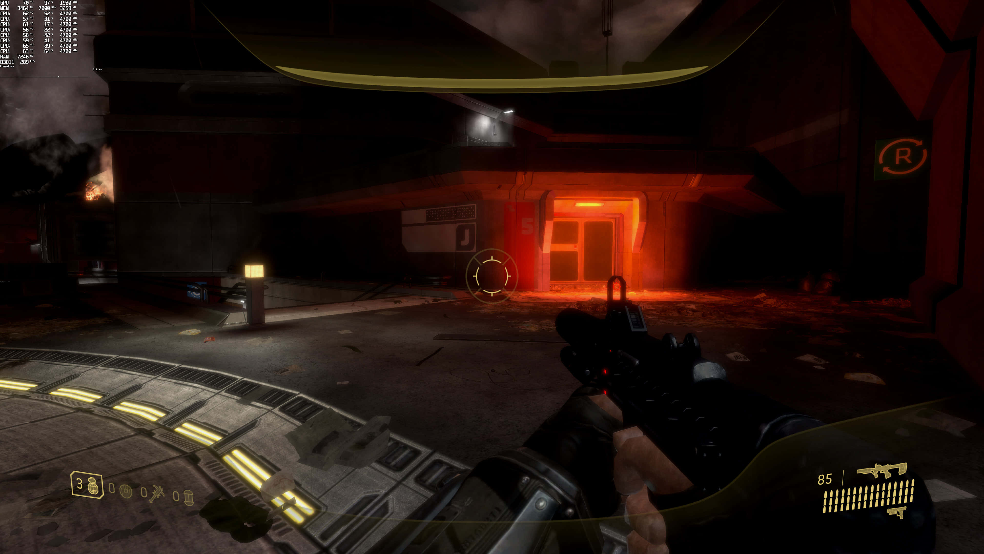 Halo Odst 4K 桌布 壁紙 — 在黑暗工業環境中，帶有發光紅色門和武器HUD的第一人稱射擊視角。