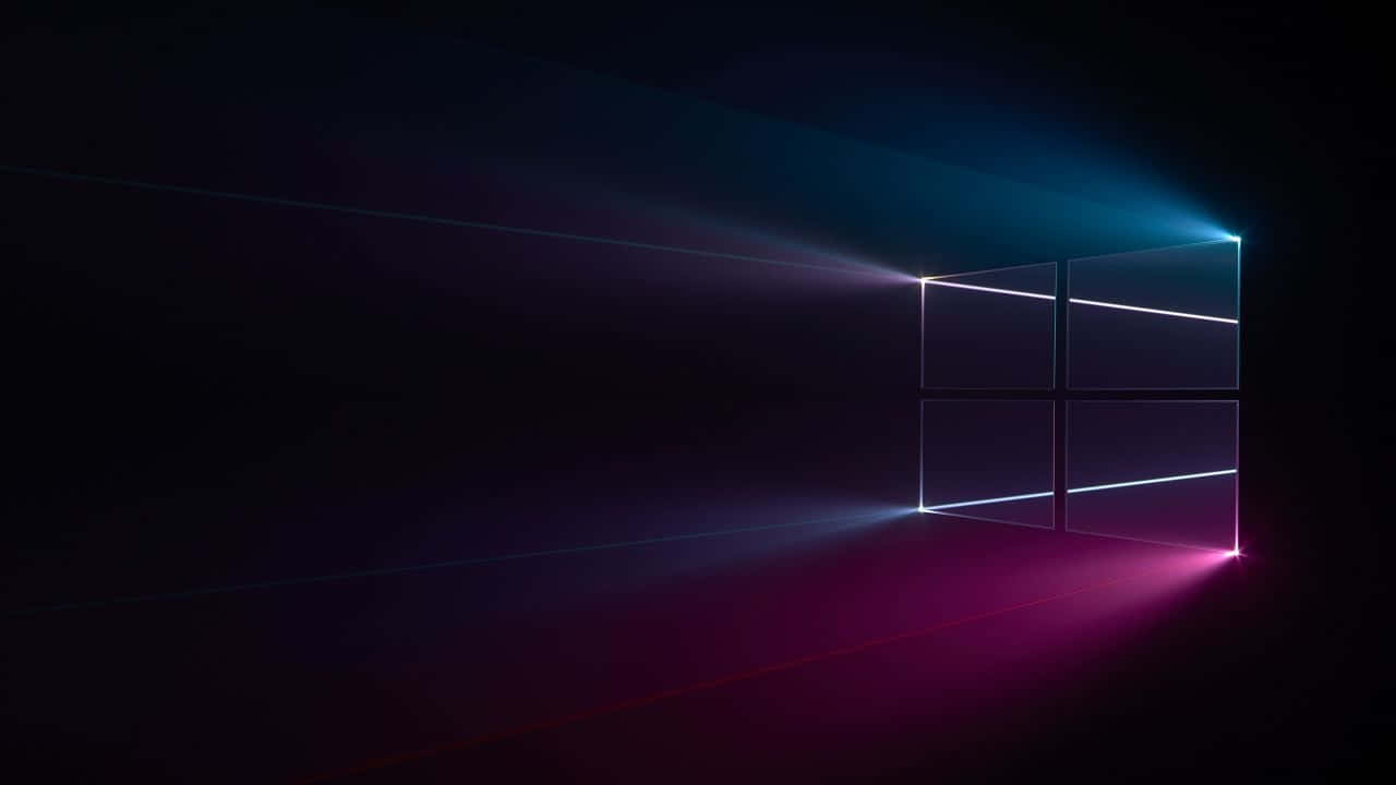 Black Windows 桌布 壁紙 — 在黑暗的抽象空間中，發光的Windows標誌散發出鮮豔的藍色和粉紅色光線。