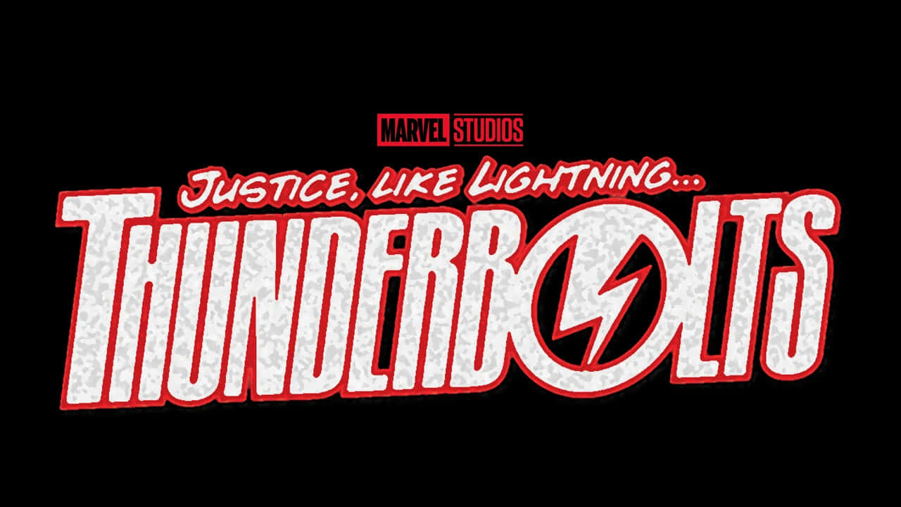 Thunderbolts 桌布 壁紙 — 在黑色背景上、『Marvel Studios』文字下方，有搶眼的紅白『Thunderbolts』標誌，搭配閃電符號。