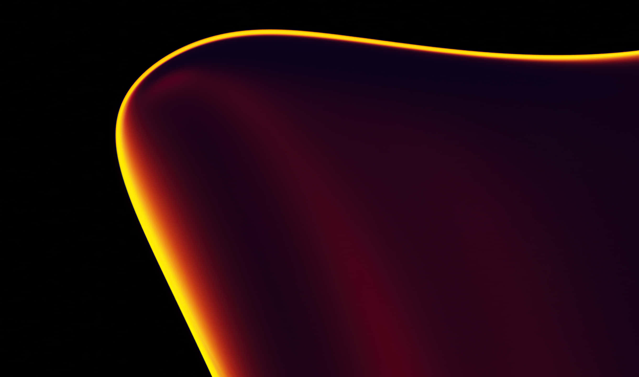 2440x1440 Amoled 桌布 壁紙 — 在黑色背景上，一條發光的琥珀色曲線散發溫暖，帶有紅色和深紫色的漸變。