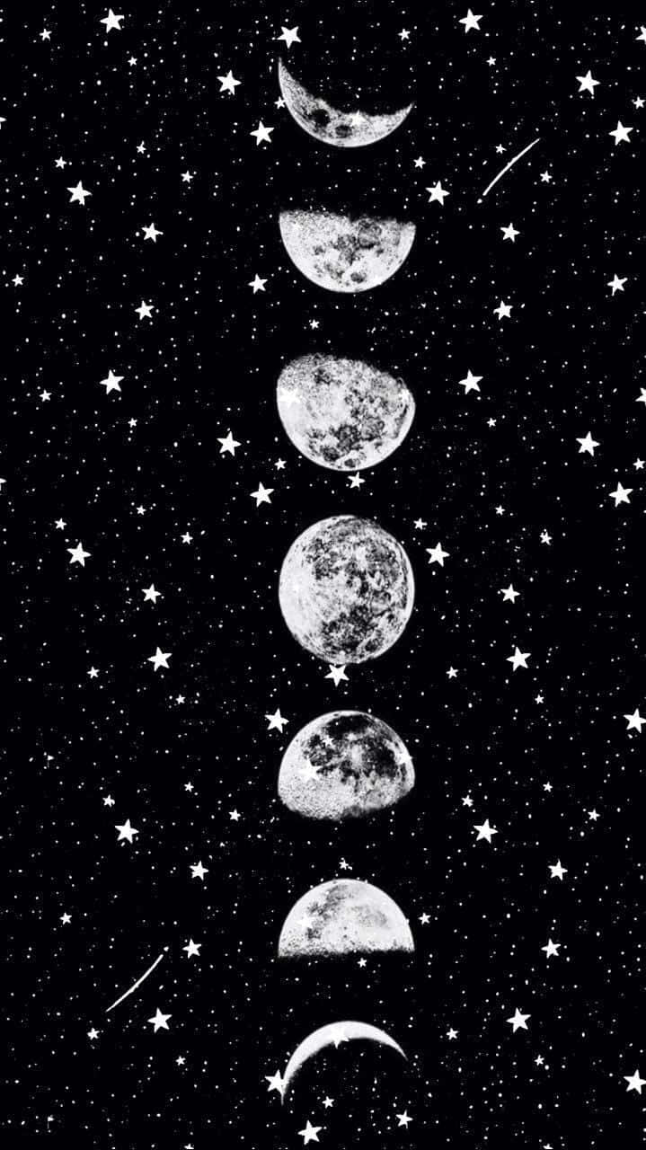 Moon And Stars Phone 桌布 壁紙 — 垂直排列的月相，在繁星點點、流星劃過的夜空下閃耀。