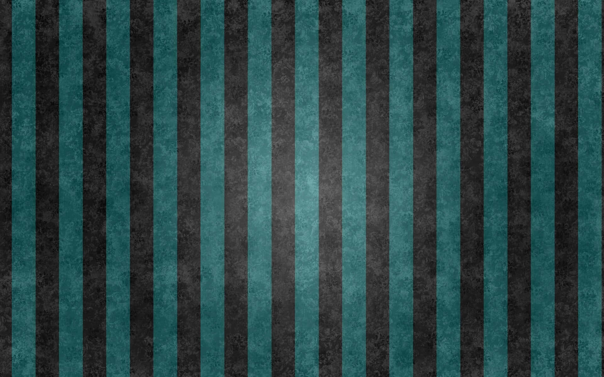 Stripes 桌布 壁紙 — 垂直的藍綠色和黑色條紋，帶有紋理和風化表面，營造出大膽的圖案。