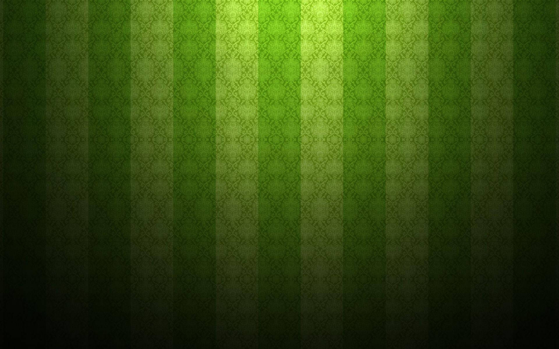 藝術 桌布 壁紙 — 垂直綠色條紋帶有細緻的錦緞圖案，從深色中心漸變到亮色中心。