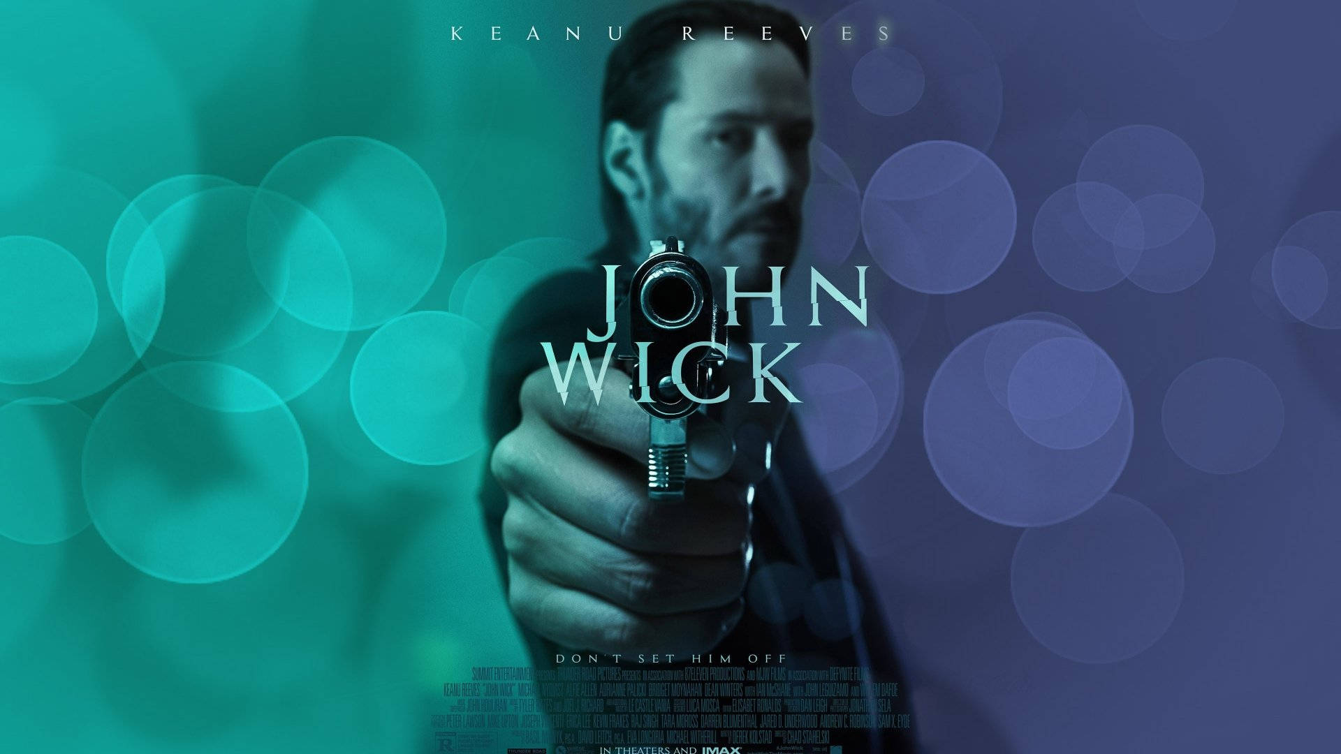 John Wick 桌布 壁紙 — 基努李維飾演約翰維克，直接向觀眾瞄準手槍，背景為青綠色和紫色的散景效果。