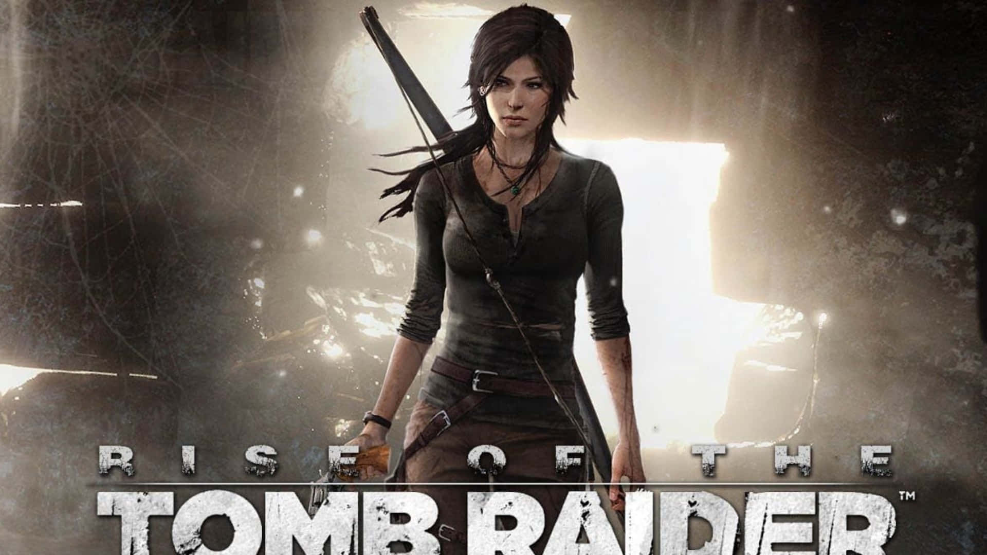 Lara Croft 桌布 壁紙 — 堅定的蘿拉·卡芙特站在塵土飛揚的廢墟中，手持弓箭，陽光從她身後穿透進來。