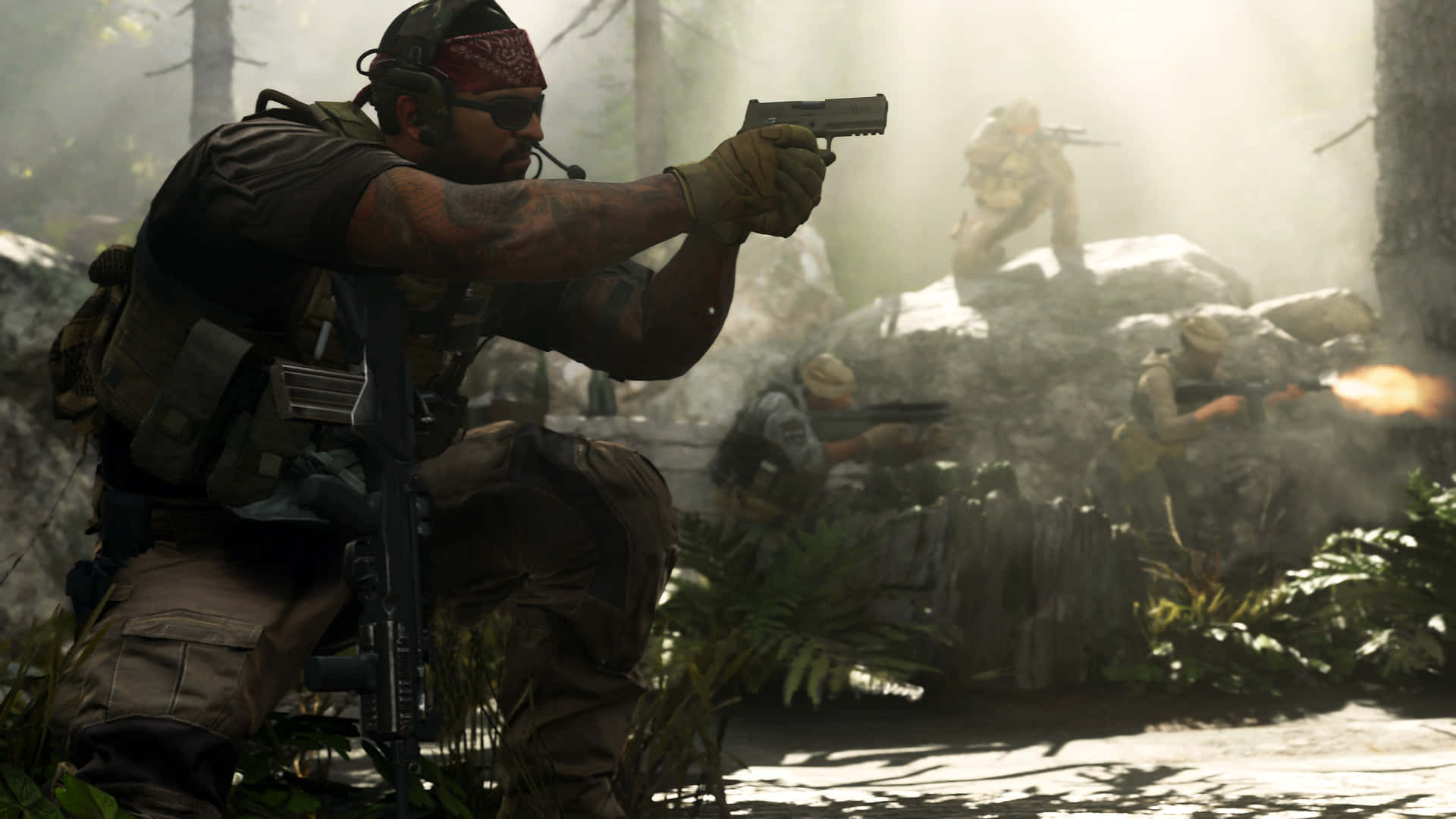 4K Call Of Duty Modern Warfare 桌布 壁紙 — 士兵在叢林地形中進行激烈戰鬥，煙霧和槍火照亮了茂密的樹葉。