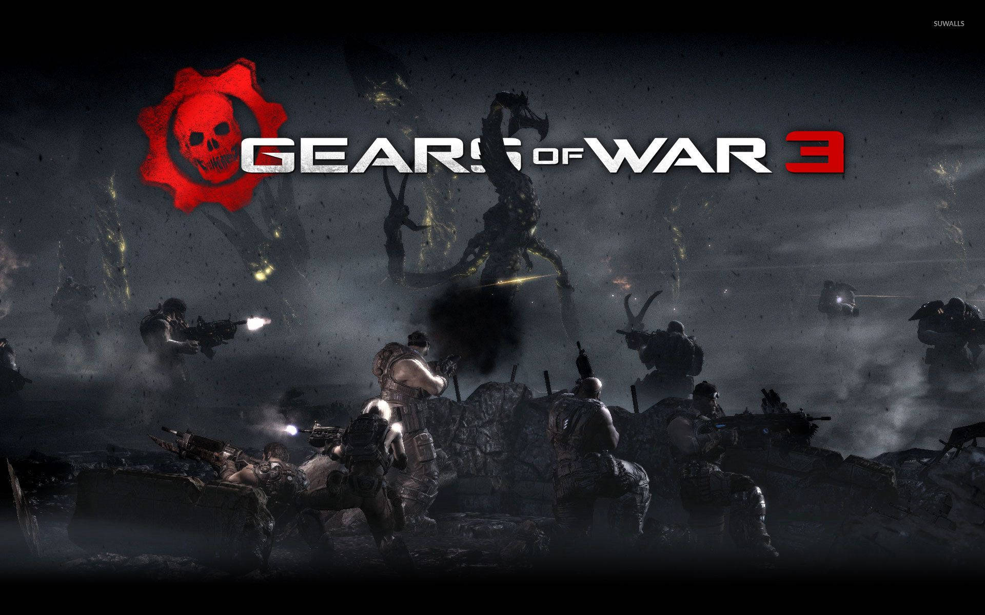 Gears 5 桌布 壁紙 — 士兵在黑暗煙霧彌漫的戰場上，在Gears of War 3標誌下向巨型怪物開火。