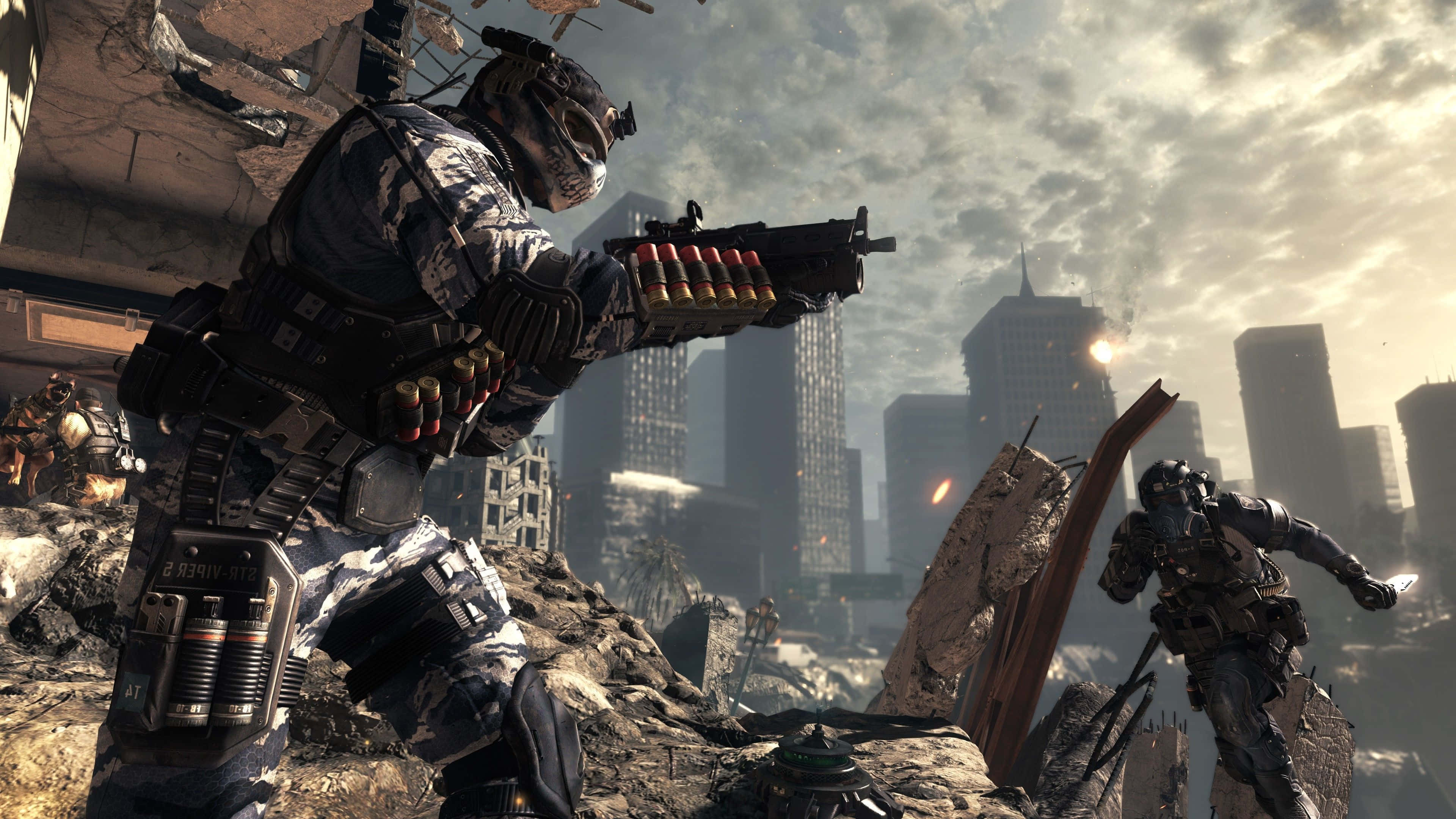 First-person Shooter 桌布 壁紙 — 士兵身穿戰術裝備，在陰天中穿過瓦礫遍佈的城市街道，爆炸震撼天際線。