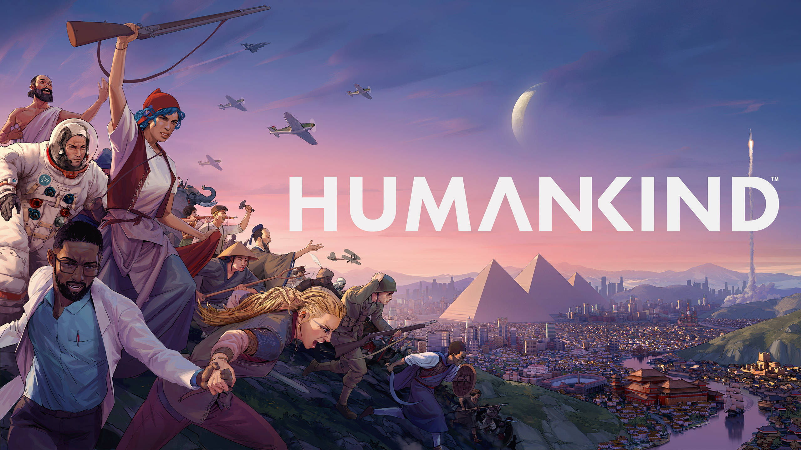 Humankind 桌布 壁紙 — 多元歷史人物在充滿活力的日落景觀中行進，融合了古老金字塔和未來城市與飛行飛機。