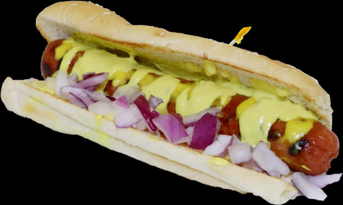 Hot Dog 桌布 壁紙 — 多汁的烤熱狗放在軟麵包上，配上奶油黃芥末和新鮮切碎的紅洋蔥。
