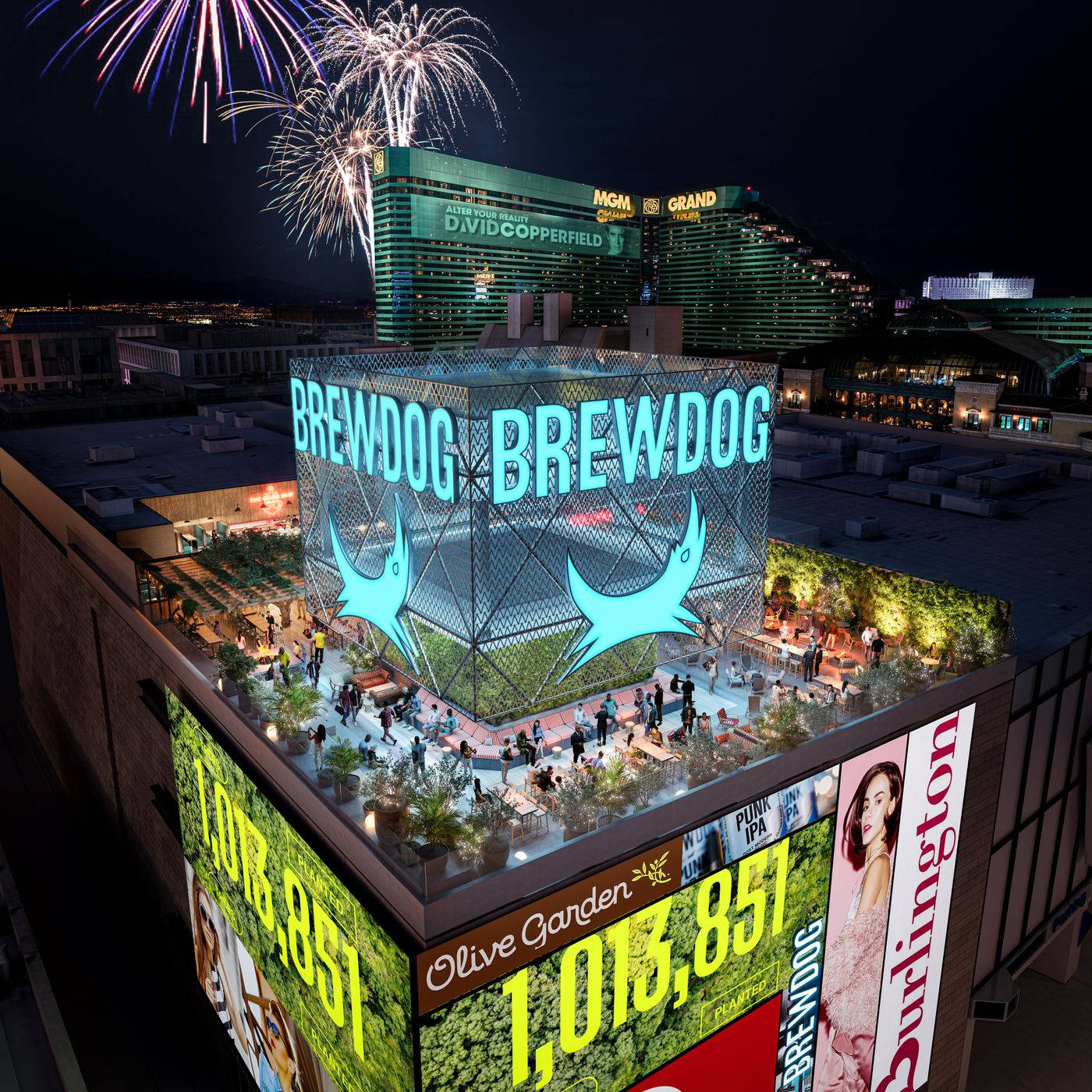 Drink 桌布 壁紙 — 夜晚，一間BrewDog屋頂酒吧，煙火在燈火通明的飯店城市景觀上空綻放。