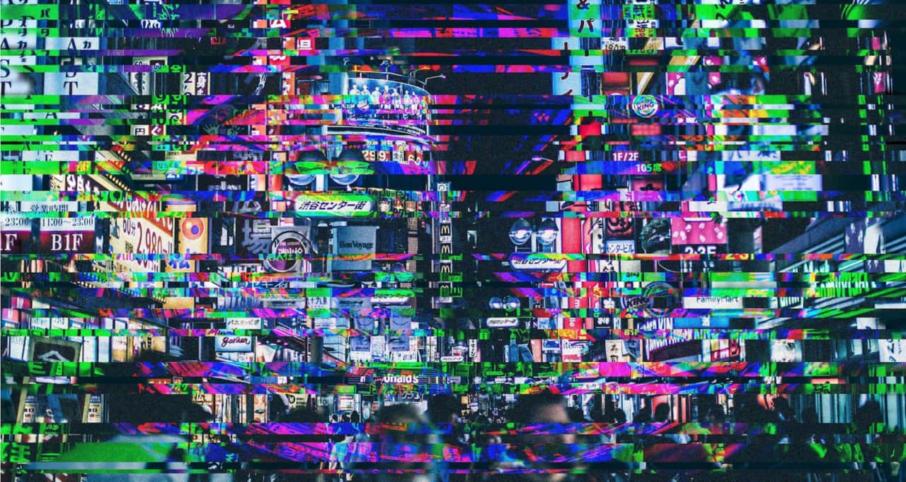 故障 桌布 壁紙 — 夜晚的故障數位城市景觀，充滿鮮豔的霓虹燈牌和扭曲的文字碎片，營造出賽博龐克的混亂效果。