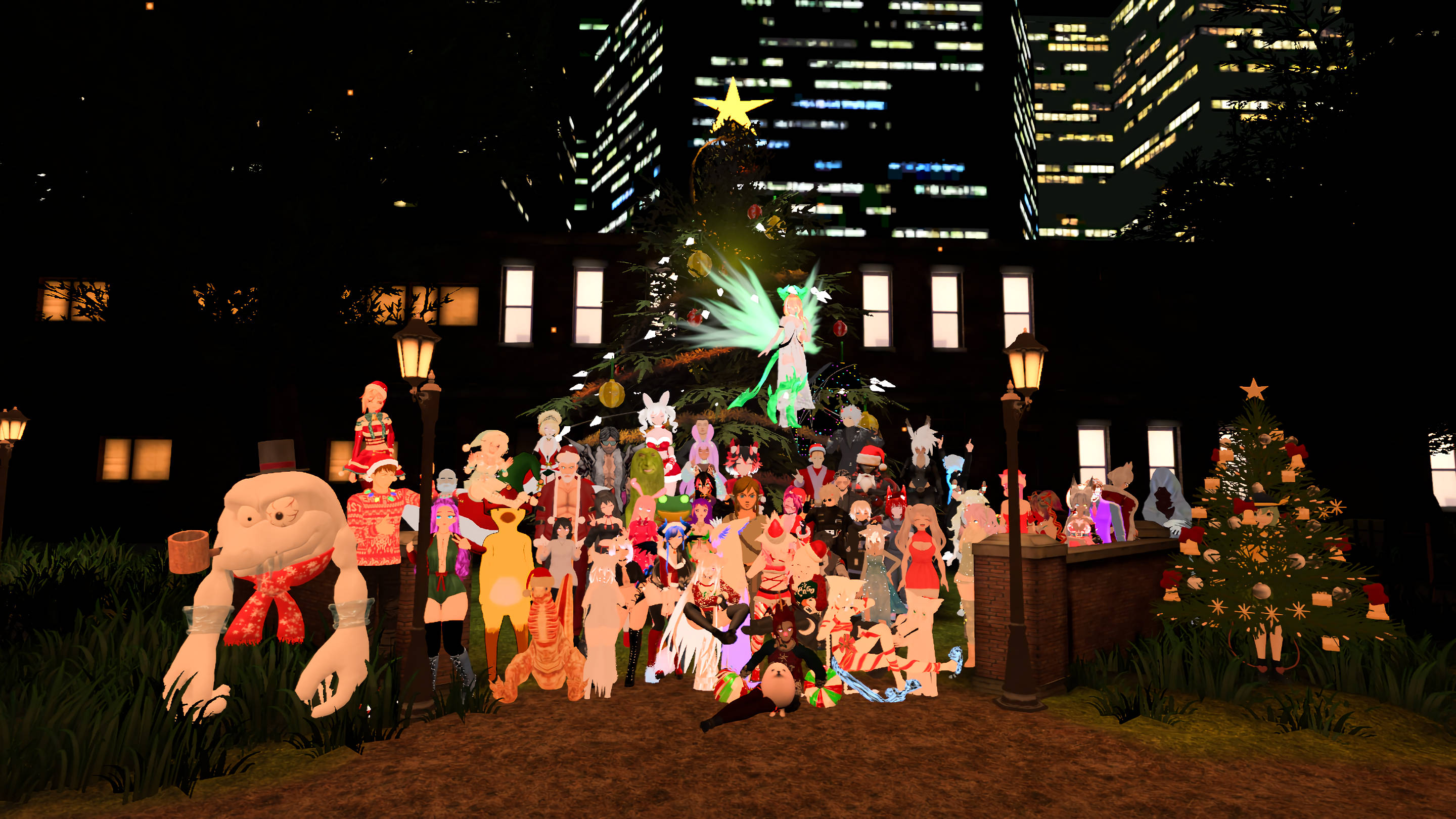 Vrchat 桌布 壁紙 — 夜晚節日聚會，各種動漫角色圍繞著發光的聖誕樹，背景是城市公園中燈火通明的摩天大樓。