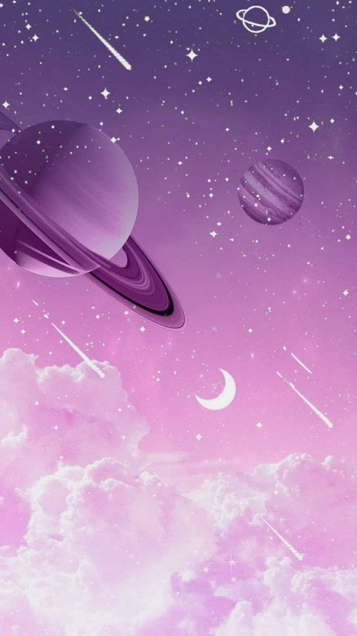 太空美學動圖 桌布 壁紙 — 夢幻的紫色和粉紅色宇宙，行星、環、星星和流星漂浮在蓬鬆的雲層之上。