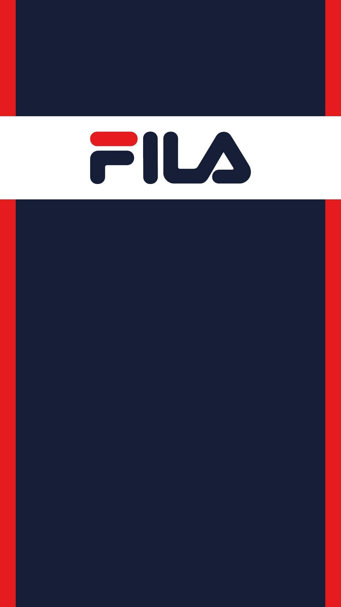 Fila 桌布 壁紙 — 大膽的FILA標誌居中於海軍藍背景上，帶有紅色垂直條紋和一條白色水平條紋。