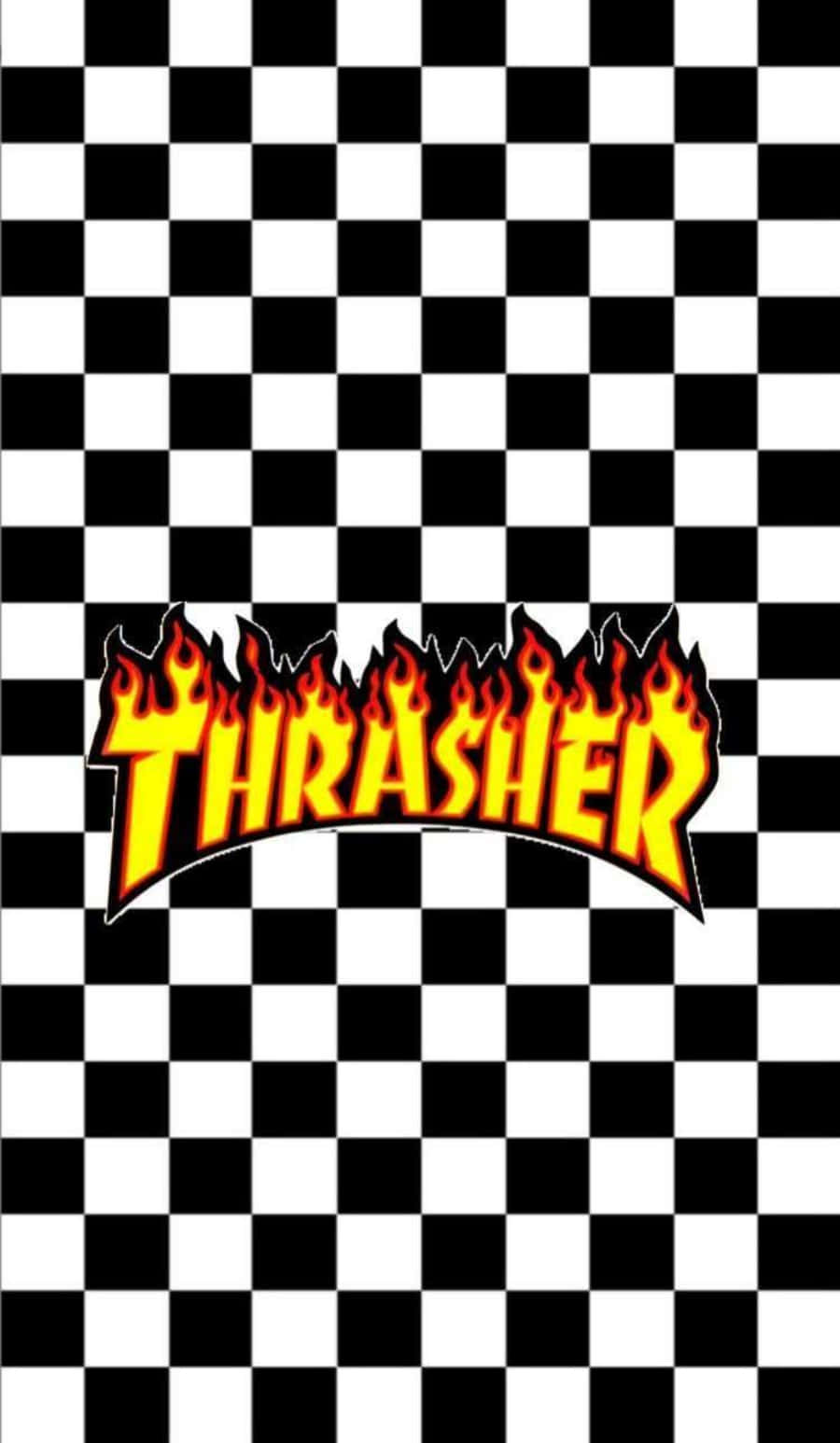 Thrasher 桌布 壁紙 — 大膽的Thrasher標誌，帶有火焰般的字體，居中在黑白格子背景上。