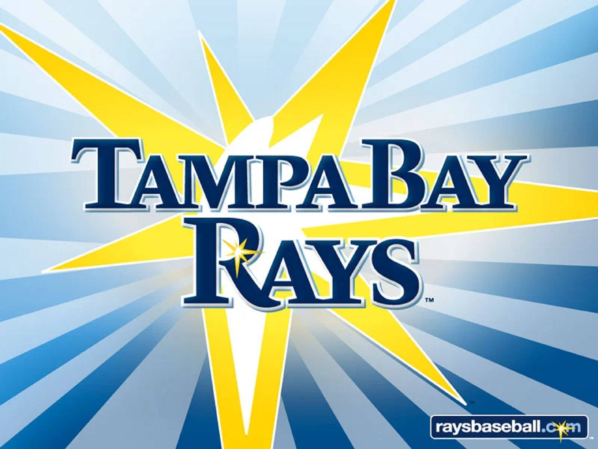 Rays 桌布 壁紙 — 大膽的坦帕灣光芒隊標誌，藍色文字散發出黃色星爆，背景為藍色漸變。