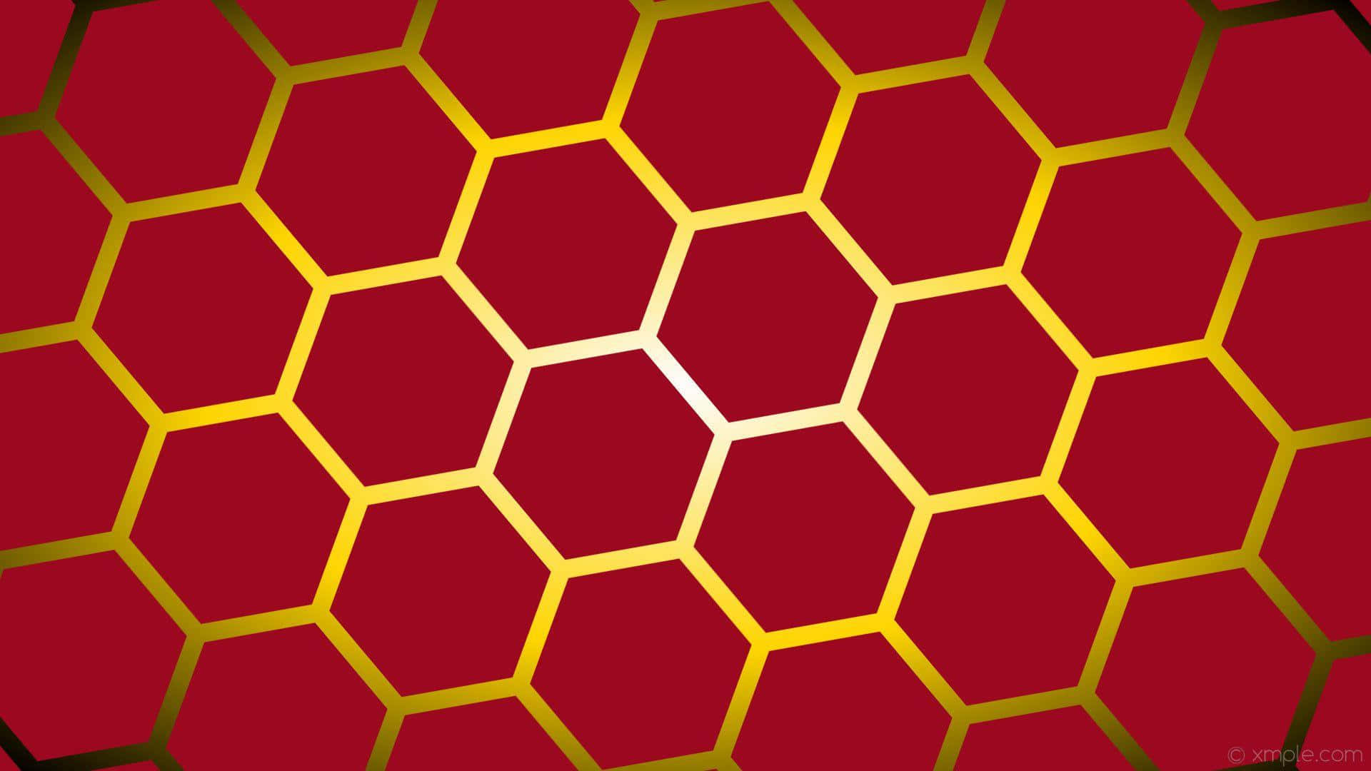 Red And Gold 桌布 壁紙 — 大膽的幾何圖案，發光的金色六邊形在深紅色背景上。