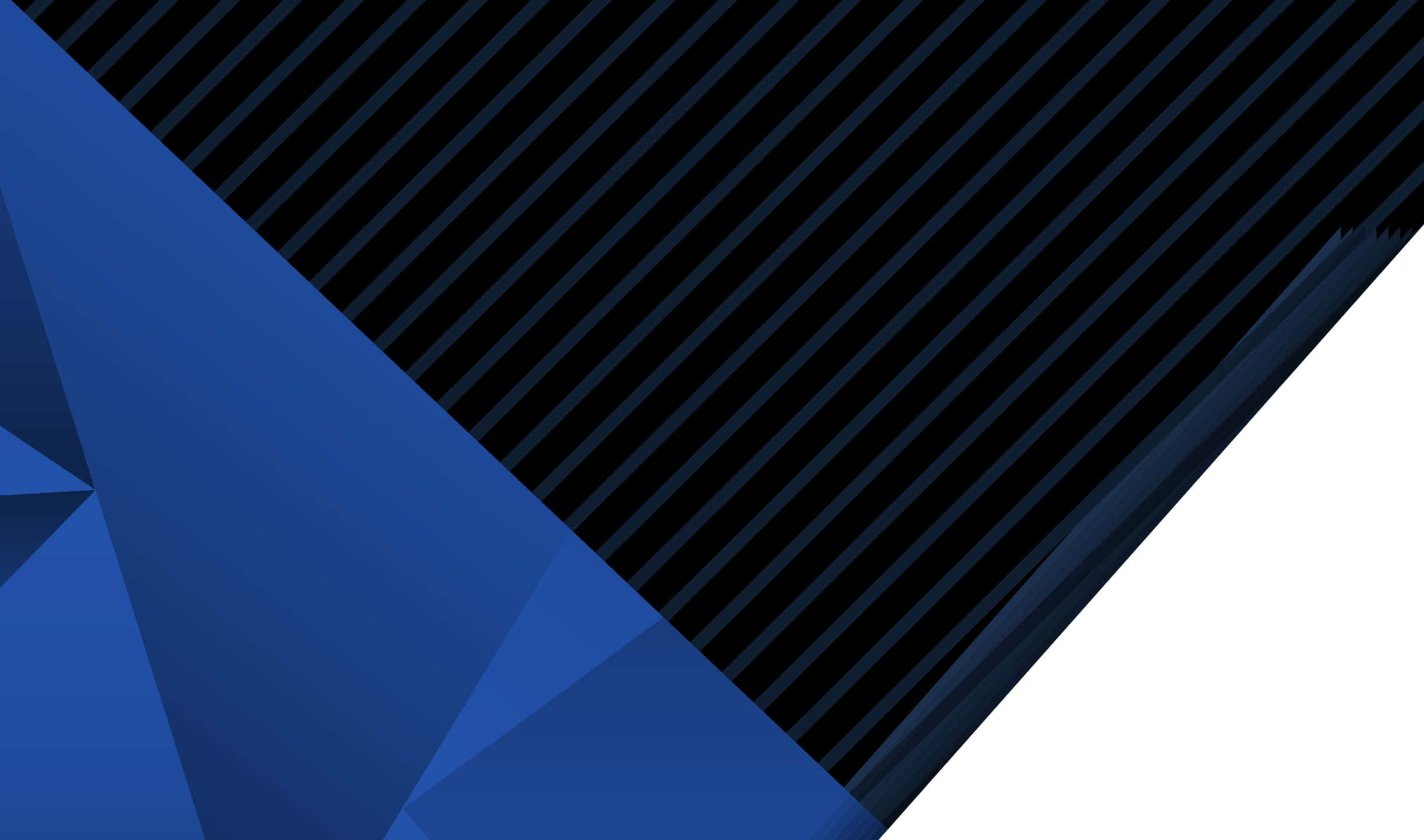 2440x1440 Material 桌布 壁紙 — 大膽的幾何藍色和黑色對角線條紋與乾淨的白色空間形成對比，構成現代抽象構圖。