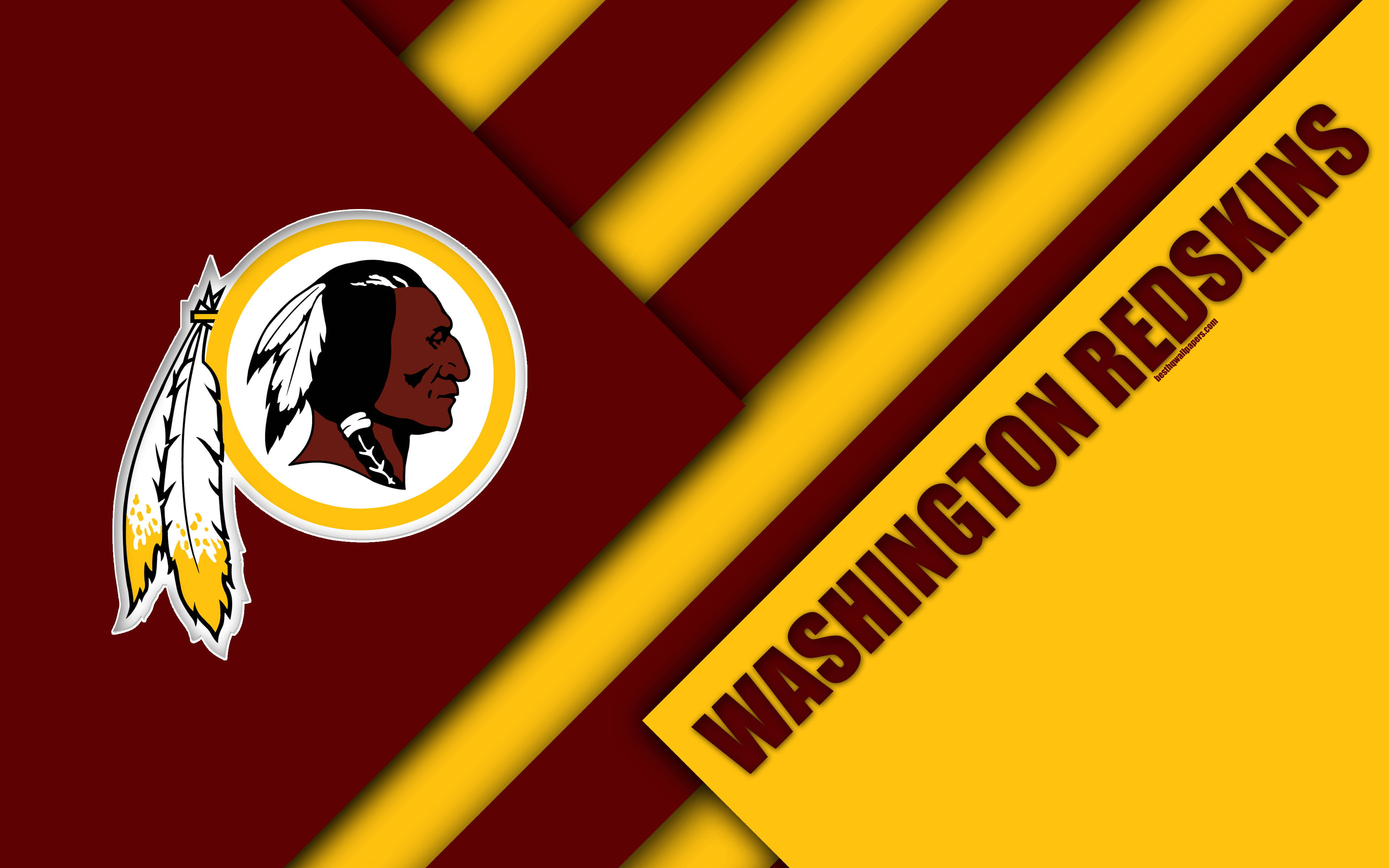 NFL Team Logo 桌布 壁紙 — 大膽的栗色和金色對角線條紋框住了華盛頓紅皮隊的標誌和隊名，呈現動感十足的運動壁紙。