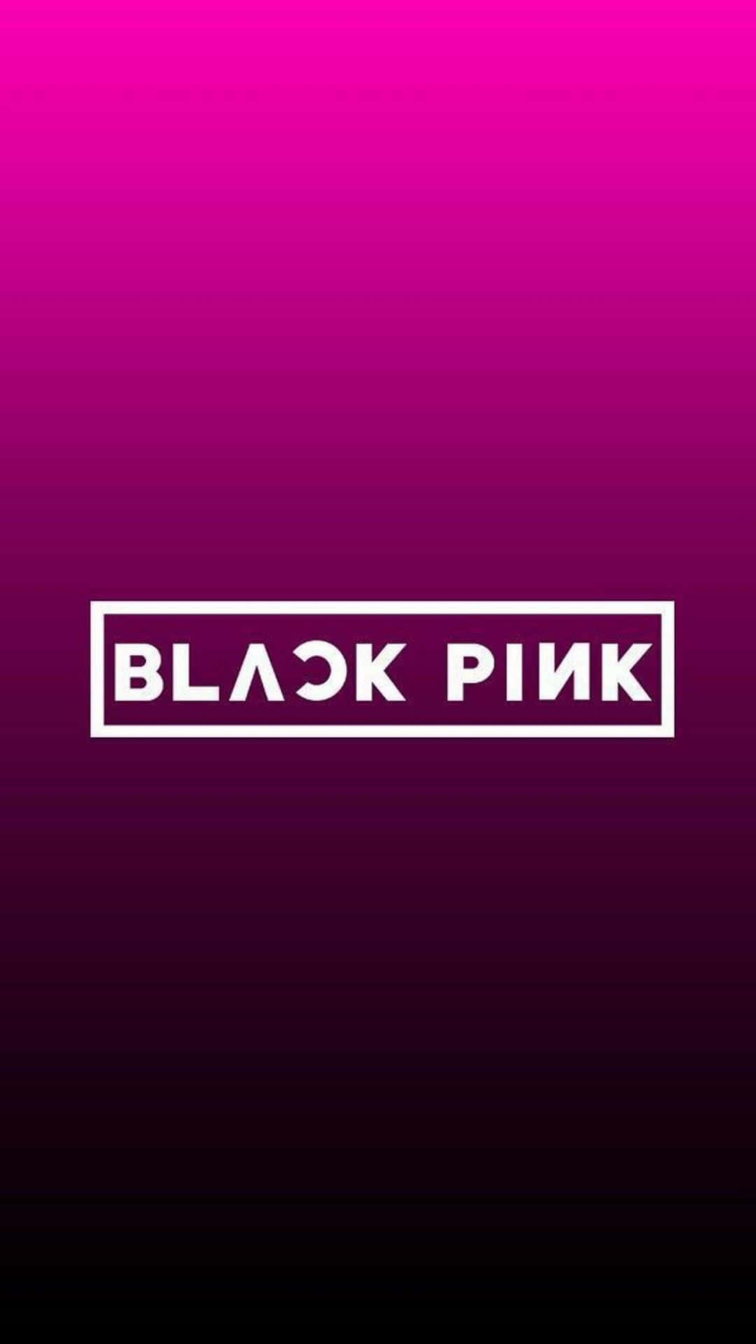 K-pop 桌布 壁紙 — 大膽的白色「BLACK PINK」標誌居中，背景為從熱粉紅到深洋紅的鮮豔漸變色。