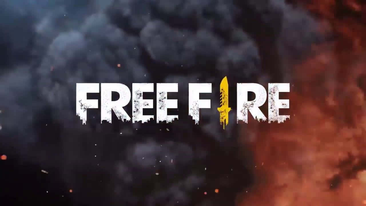 電玩遊戲 桌布 壁紙 — 大膽的白色「FREE FIRE」標誌，以黃色刀取代「I」，矗立在黑煙和熾熱橙色爆炸的戲劇性背景前。