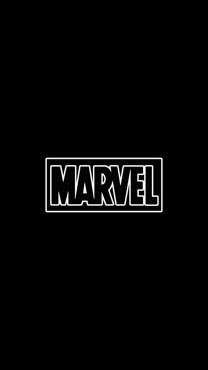 OLED 4K 桌布 壁紙 — 大膽的白色Marvel標誌居中於純黑色背景上，設計簡潔極簡。