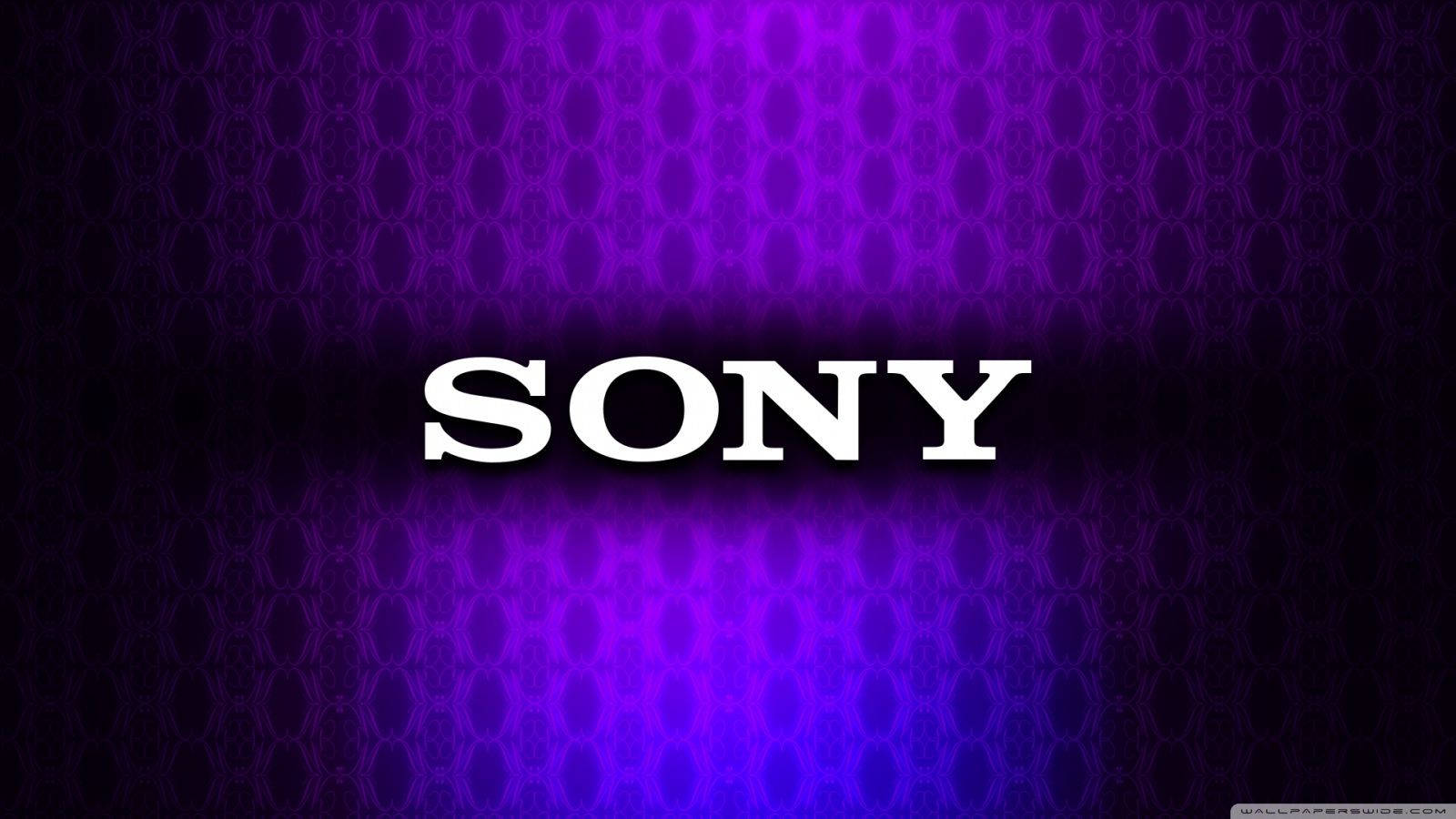 Sony 桌布 壁紙 — 大膽的白色SONY標誌居中於漸變紫色和藍色圖案背景上，邊緣發光。
