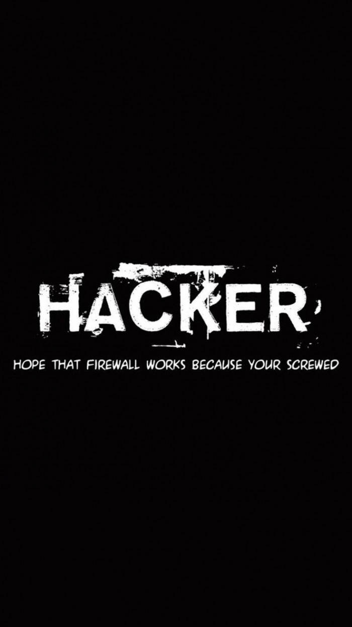 黑客 桌布 壁紙 — 大膽的白色塗鴉風格文字在純黑背景上寫著「HACKER」和「希望那個防火牆有用，因為你完蛋了」。