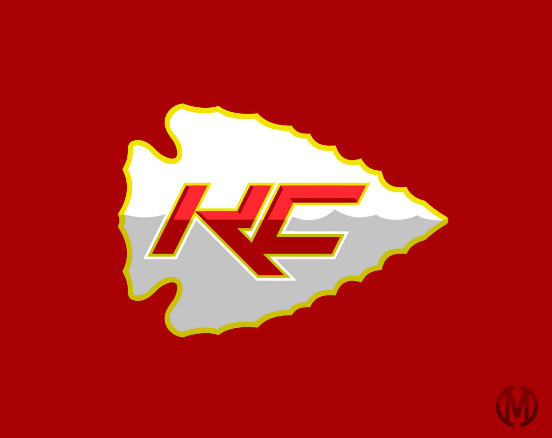Kansas City Chiefs Logo 桌布 壁紙 — 大膽的紅白 Kansas City Chiefs 標誌，帶有金色邊框，置於純紅色背景上。