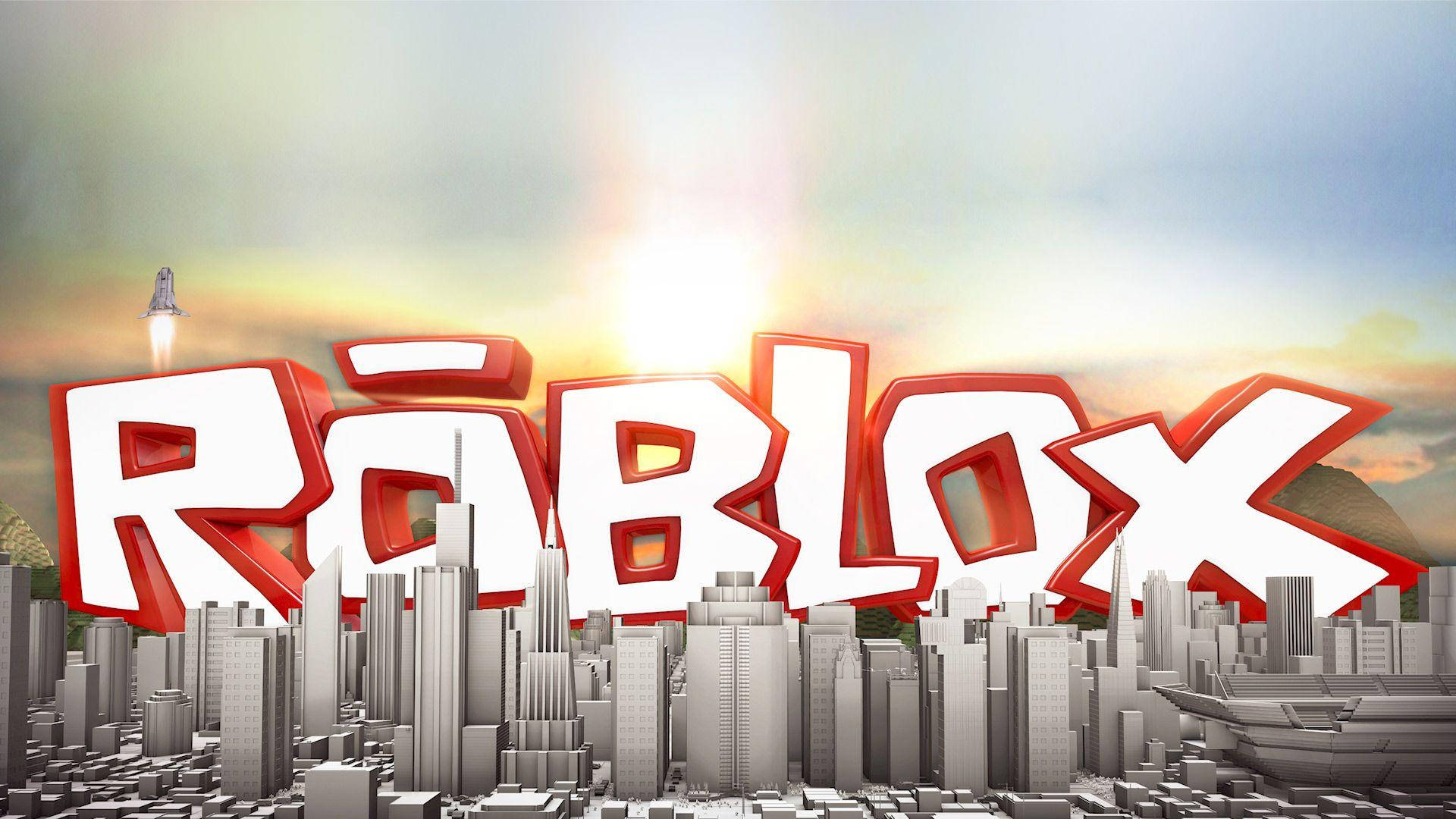 Cute Roblox 桌布 壁紙 — 大膽的紅色 Roblox 標誌漂浮在灰色城市景觀之上，一枚火箭正發射進金色的日落天空。