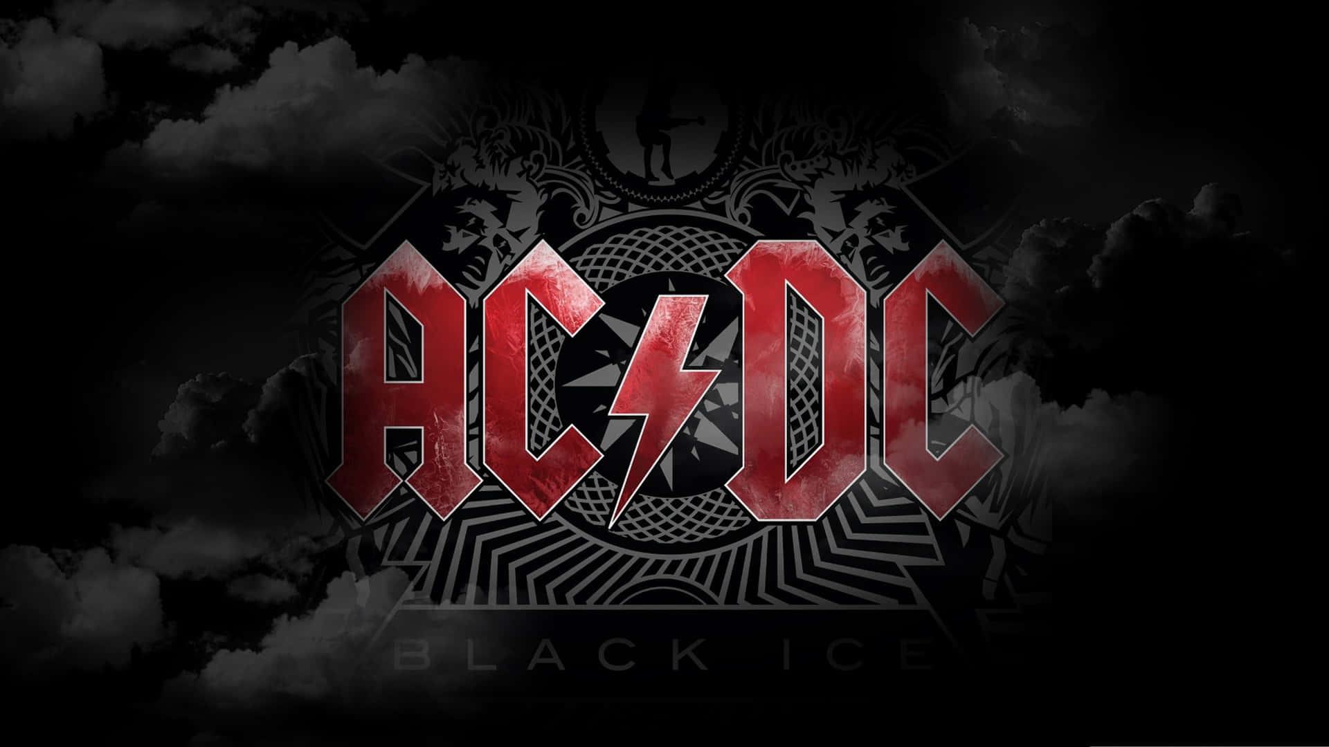 Ac Dc 桌布 壁紙 — 大膽的紅色ACDC標誌，閃電在黑暗的暴風雲和複雜的黑色圖案中發光。