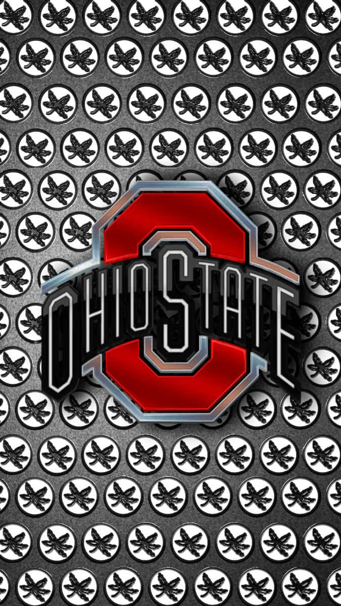 Ohio State iPhone 桌布 壁紙 — 大膽的紅色俄亥俄州立大學標誌，帶有銀色飾邊，居中於深灰色穿孔金屬背景上，背景有重複的白色圓形葉片圖案。