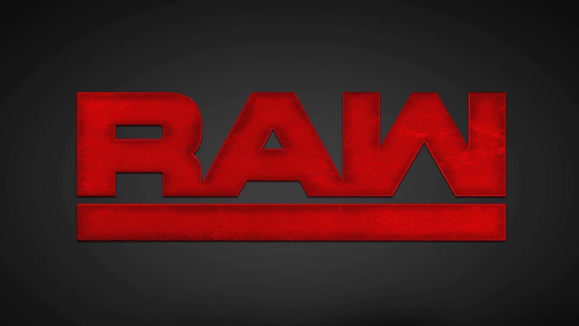 WWE Logo 桌布 壁紙 — 大膽的紅色紋理RAW標誌在帶有微妙燈光效果的深色漸變背景上脫穎而出。