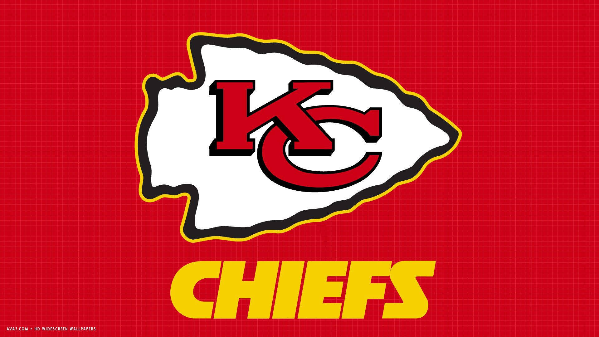 Kc Chiefs 桌布 壁紙 — 大膽的紅色背景，帶有白色箭頭標誌，紅色KC字母和黃色輪廓，下方有黃色'CHIEFS'文字。