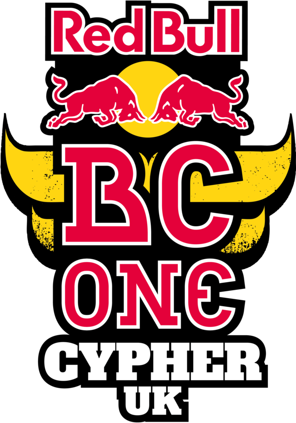 紅牛 桌布 壁紙 — 大膽的紅黃色Red Bull BC One Cypher UK標誌，帶有衝鋒的公牛和帶翼字母，背景為黑色。