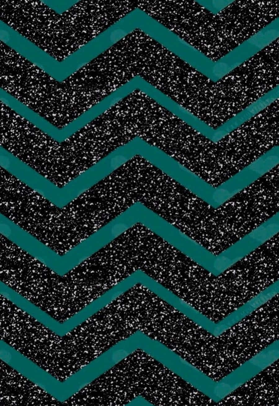Dark Teal 桌布 壁紙 — 大膽的藍綠色人字形條紋在重複的幾何圖案中與黑色閃粉背景形成鮮明對比。