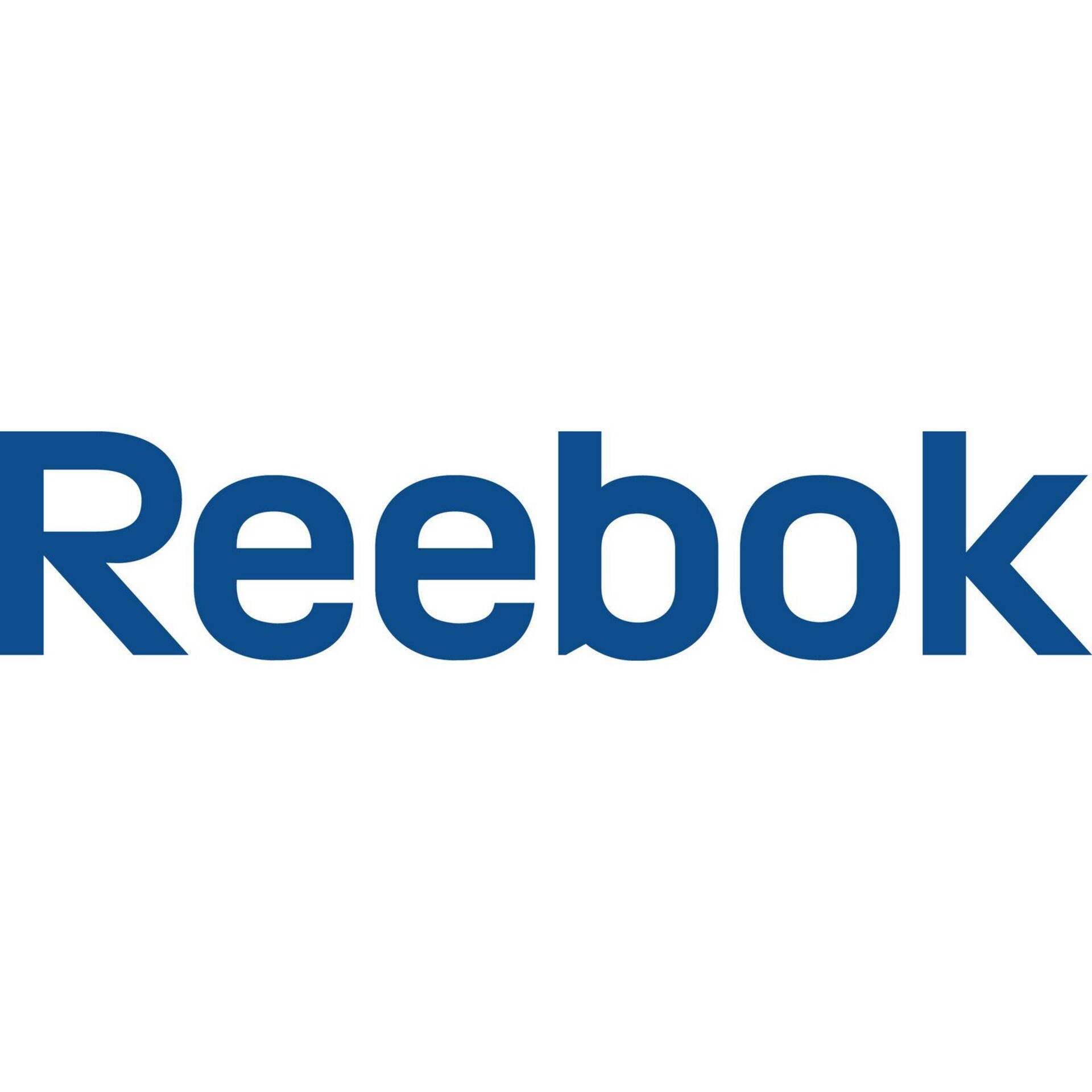 Reebok 桌布 壁紙 — 大膽的藍色 Reebok 標誌居中於簡潔的白色背景上，搭配極簡字體。