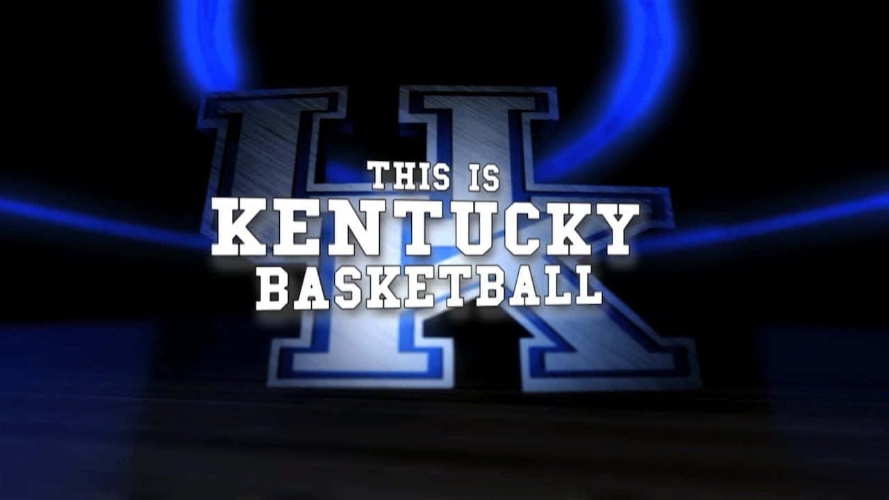 標誌 桌布 壁紙 — 大膽的藍色和白色「UK」標誌，在深色背景上「THIS IS KENTUCKY BASKETBALL」文字後方有發光的條紋。