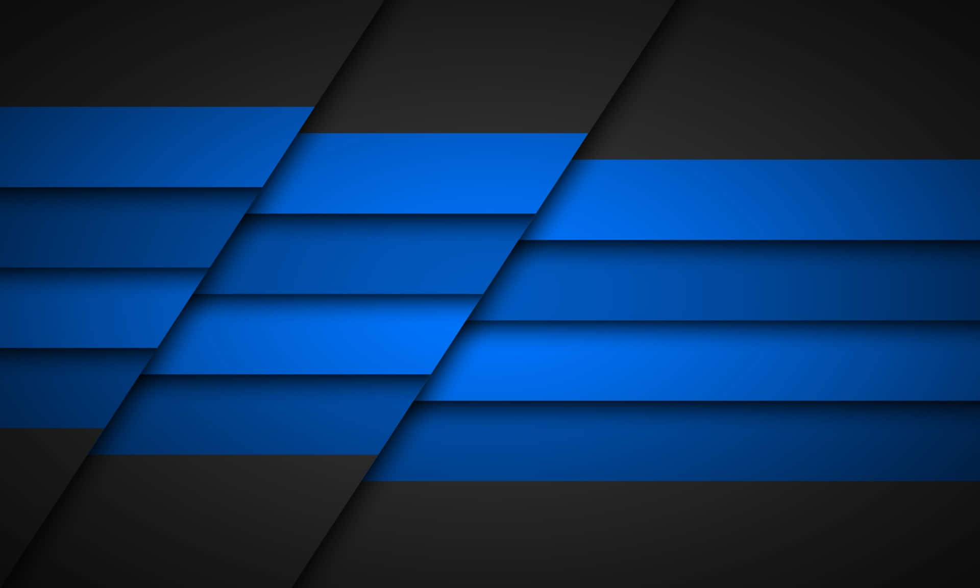 Material Design 桌布 壁紙 — 大膽的藍色對角線條紋疊加在深色漸層背景上，營造出時尚現代的抽象設計。