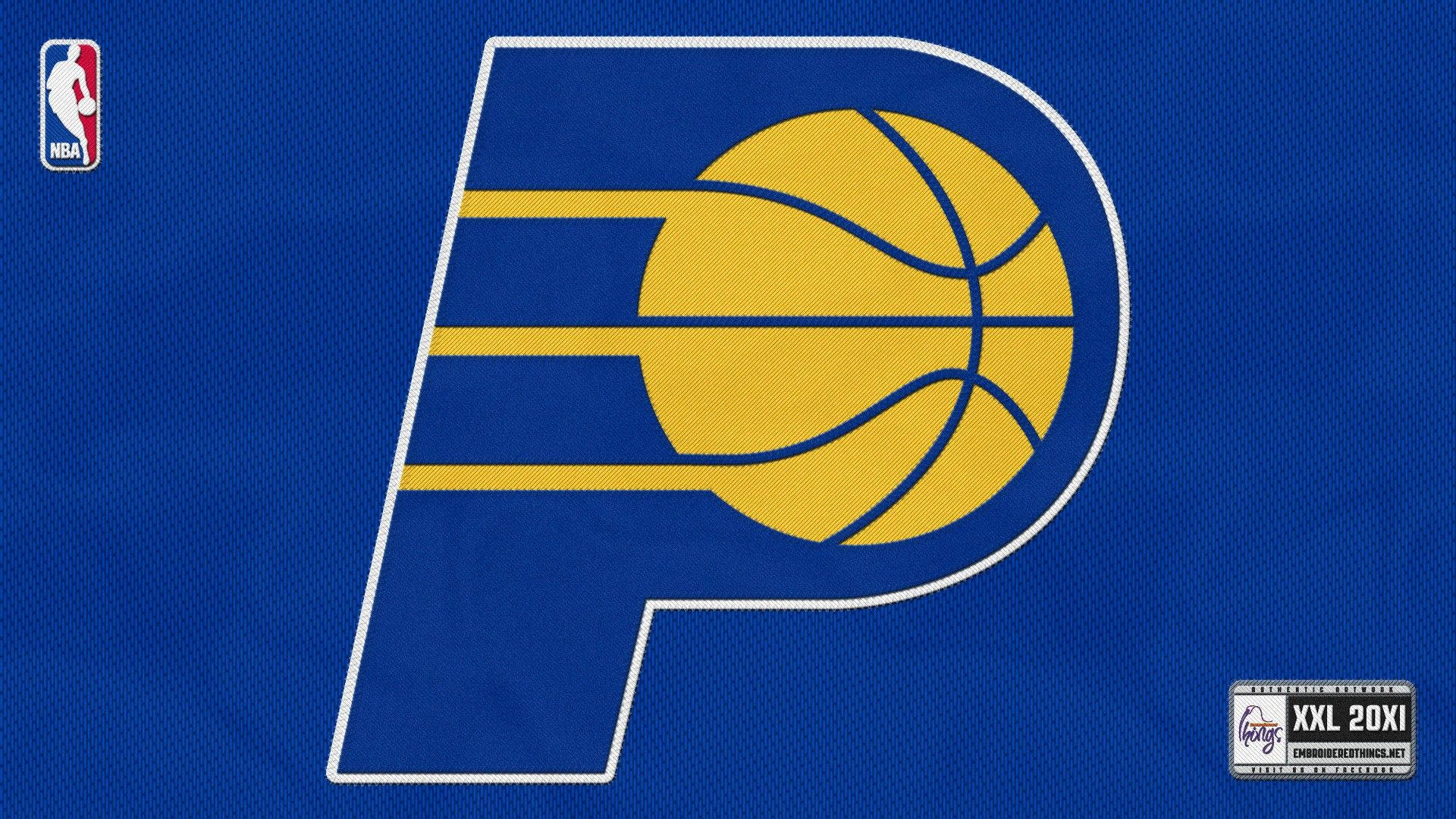 Pacers 桌布 壁紙 — 大膽的藍色布料背景，一個大型黃色籃球嵌入在帶有白色輪廓的風格化字母P標誌中。