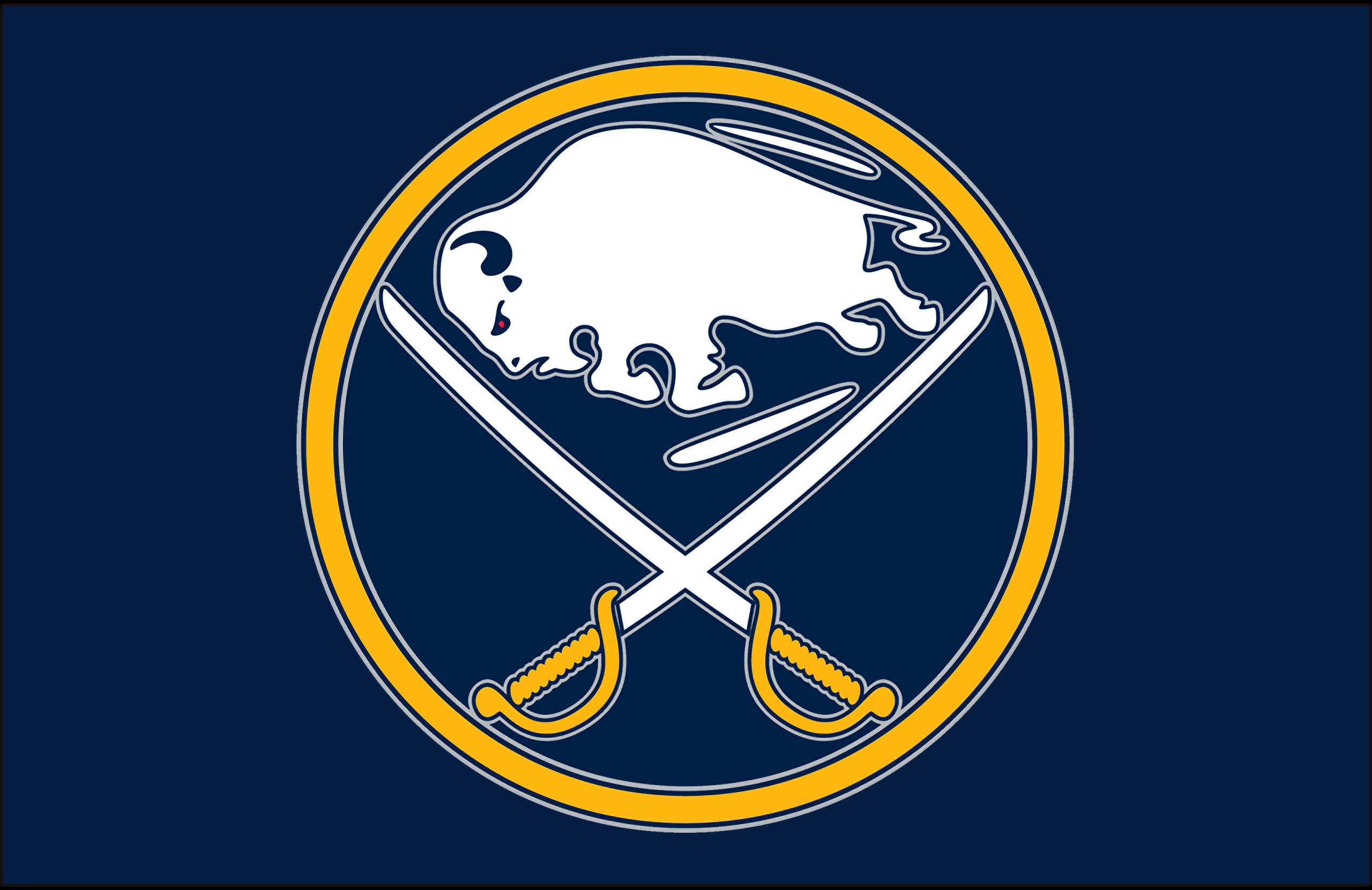 Sabres 桌布 壁紙 — 大膽的藍色背景上，黃色邊框圓圈內有交叉的劍，上方是白色水牛剪影。