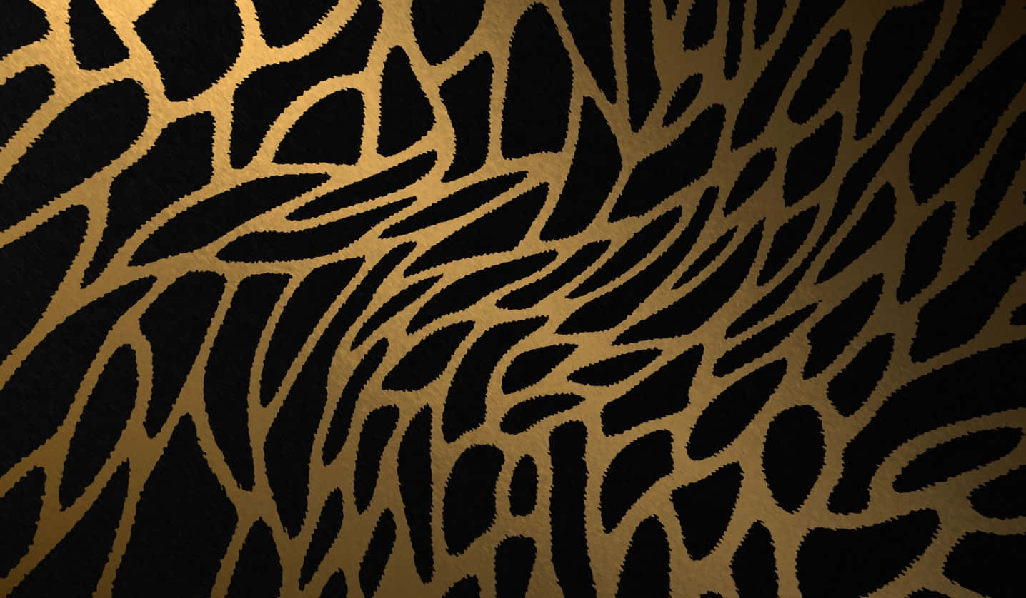 Cheetah Print 桌布 壁紙 — 大膽的金色豹紋圖案，印在黑色紋理布料上，帶有豐富的金屬光澤和流暢的有機形狀。